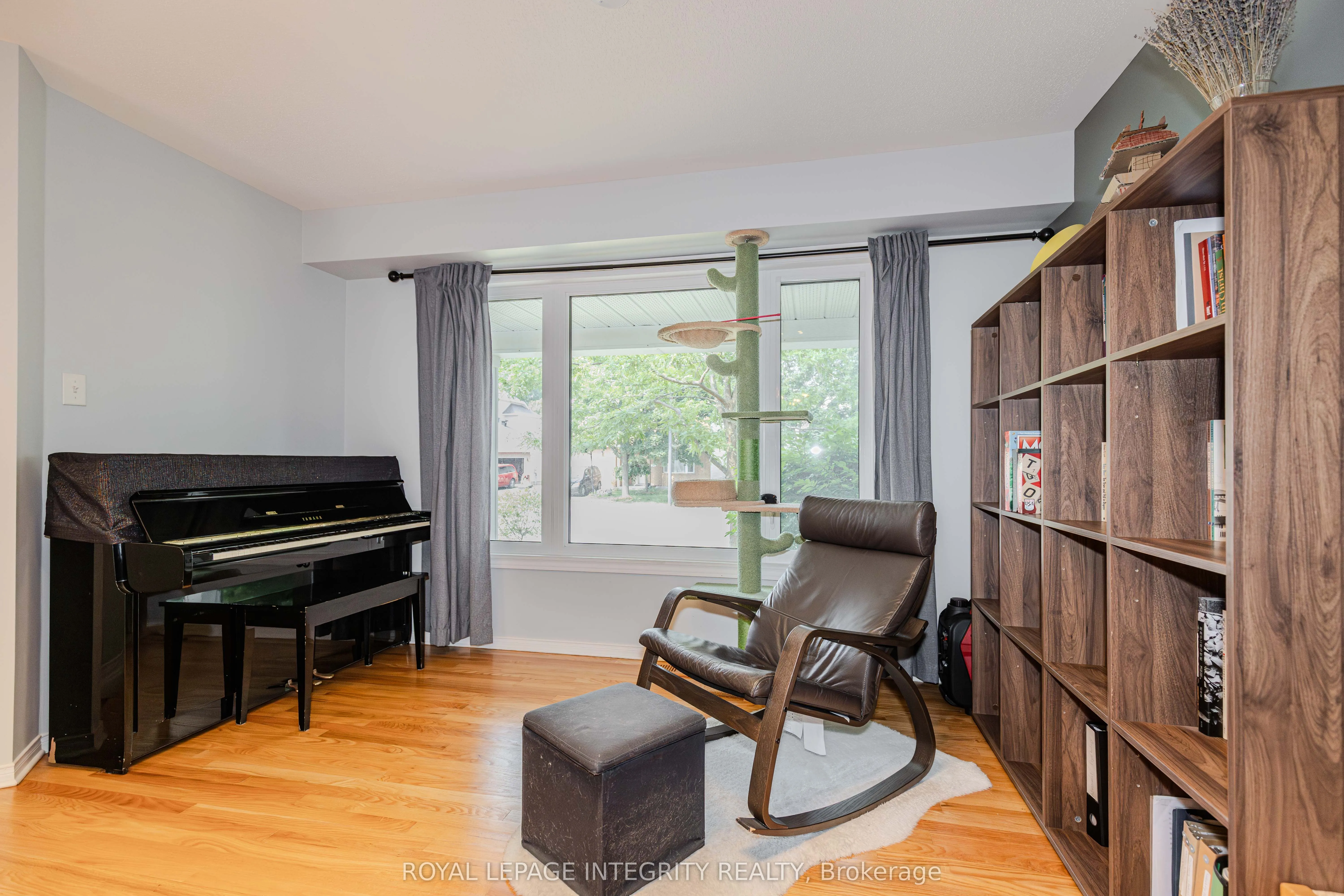 2123 Esprit Drive