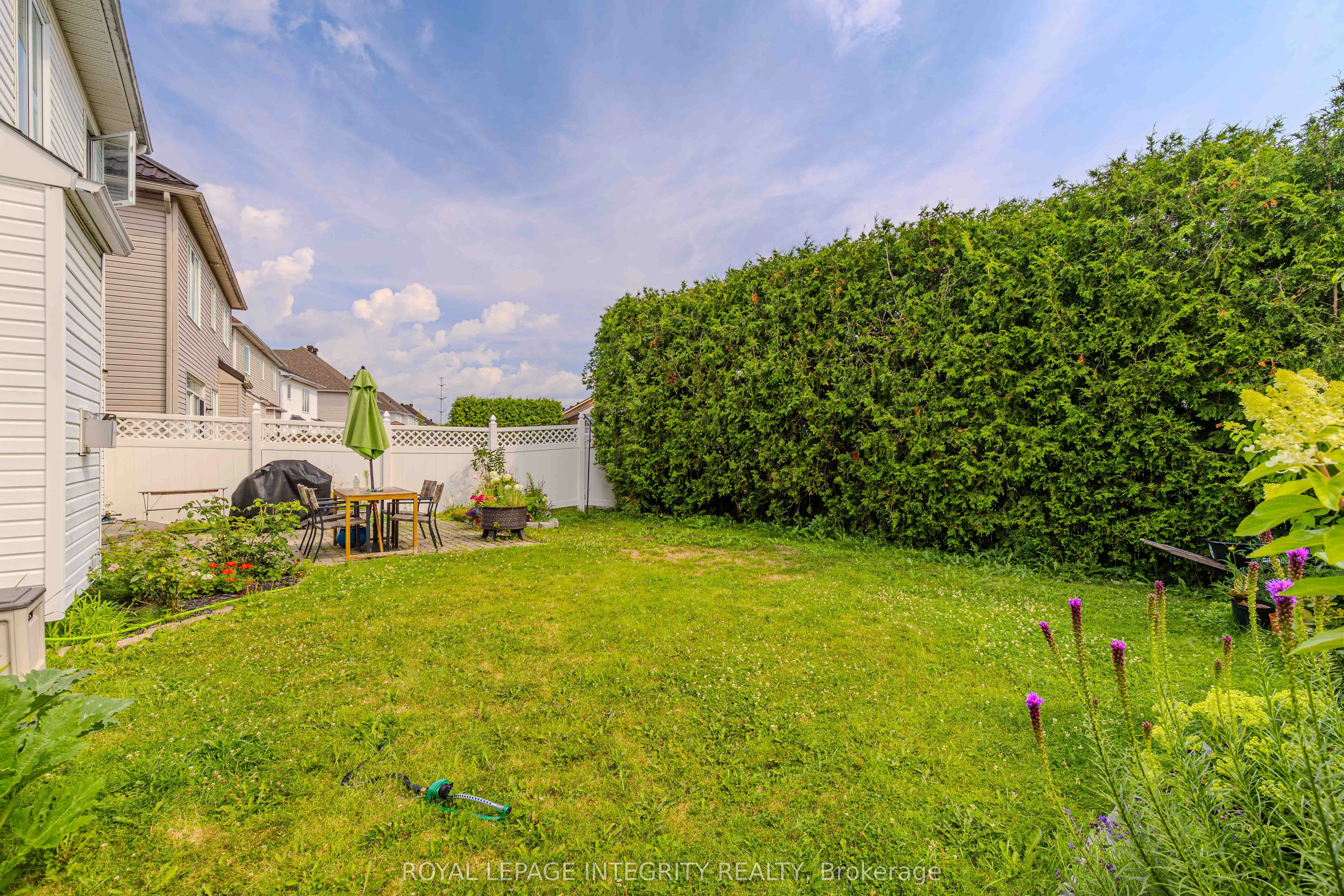 2123 Esprit Drive