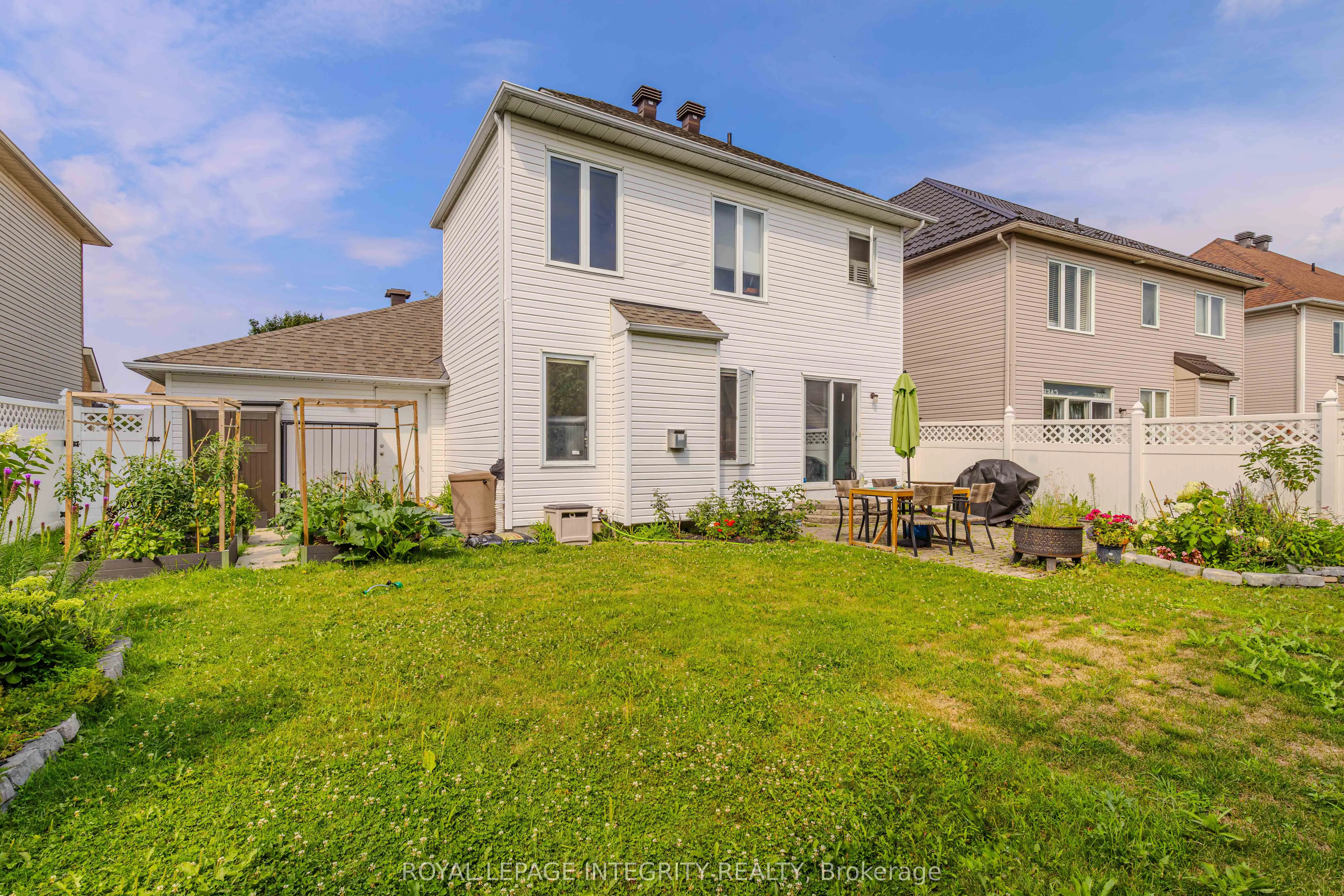 2123 Esprit Drive