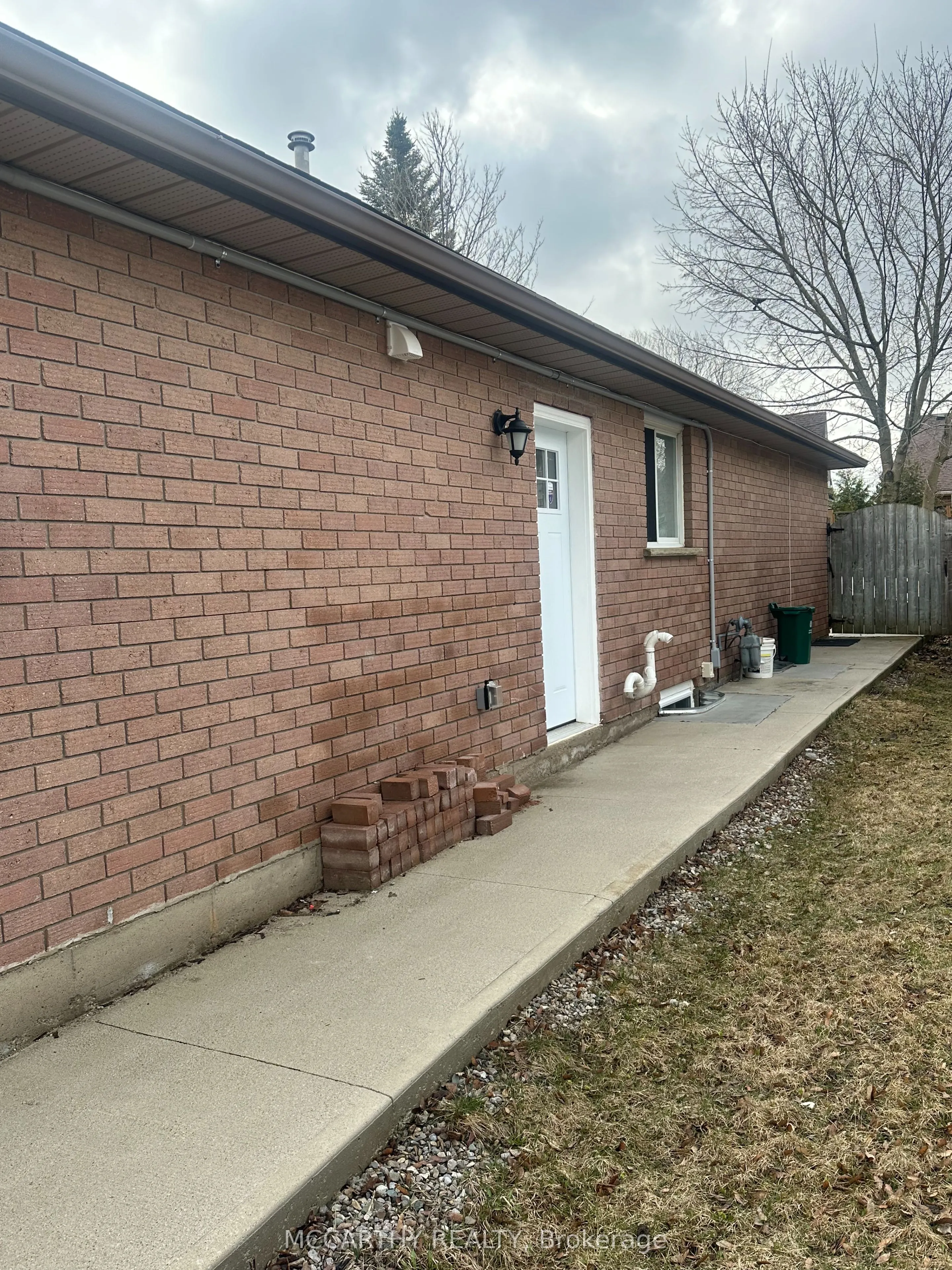 612 Canfield Place, #B