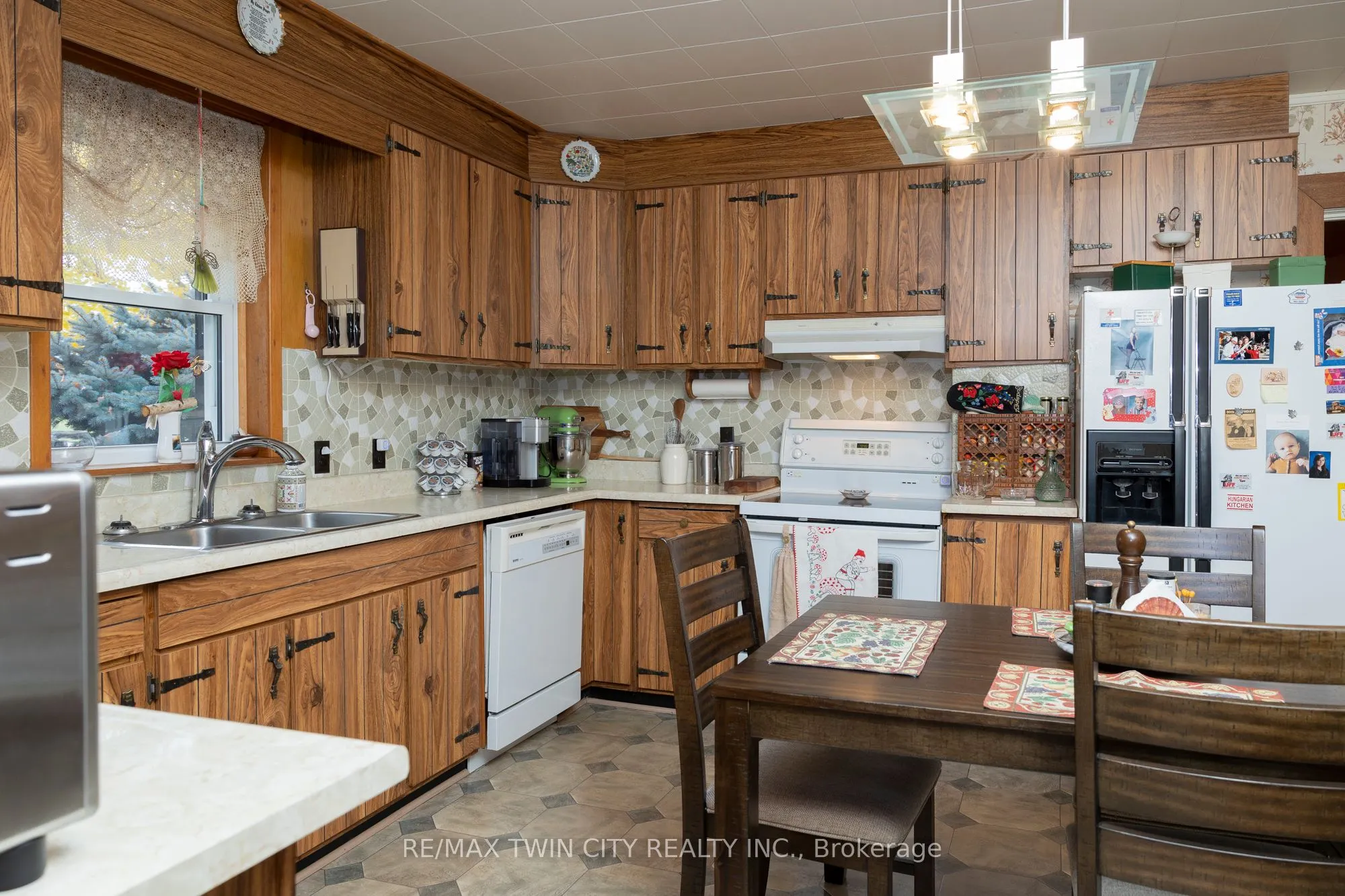 331 MIDDLE TOWNLINE Road