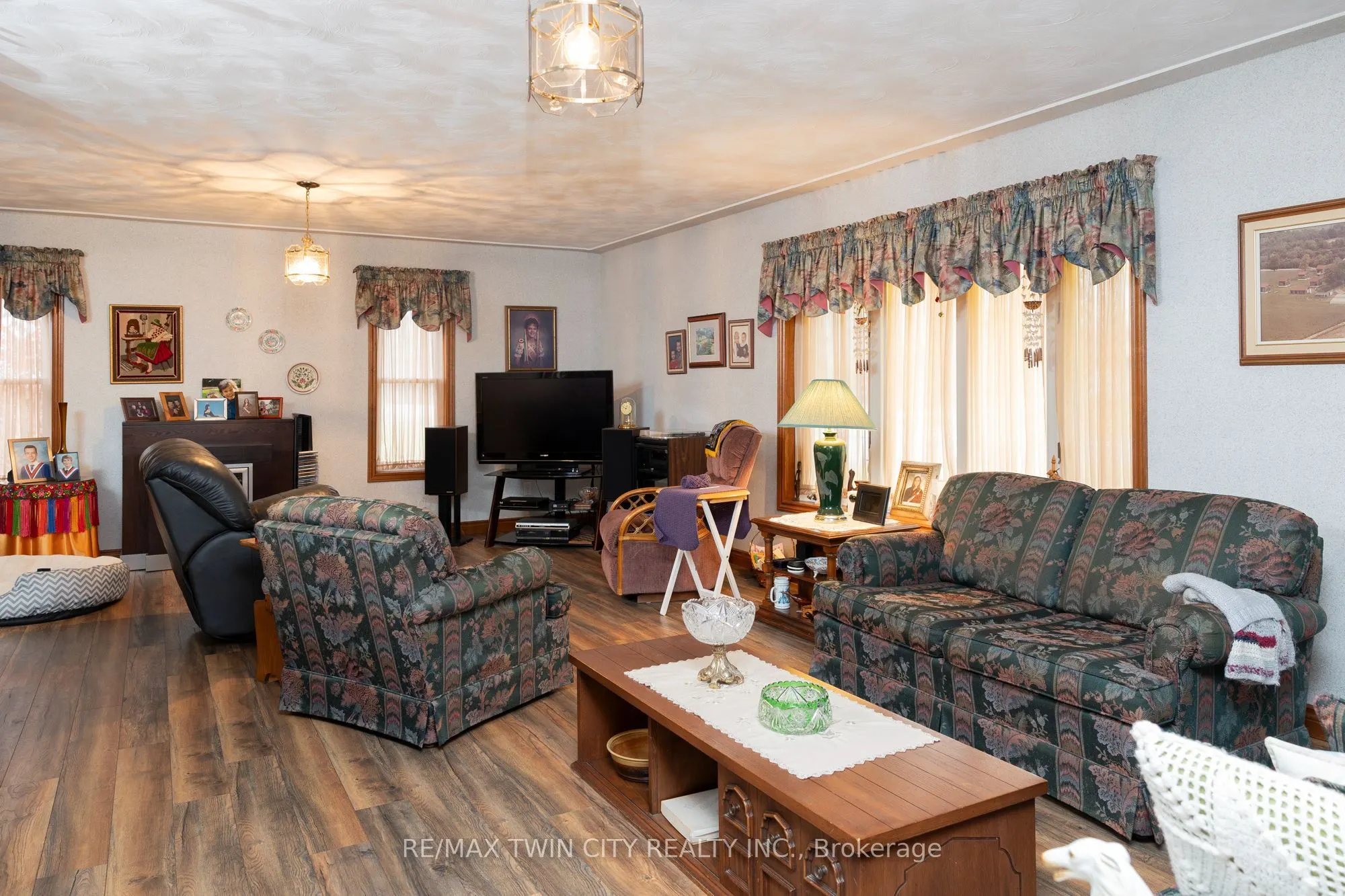 331 MIDDLE TOWNLINE Road