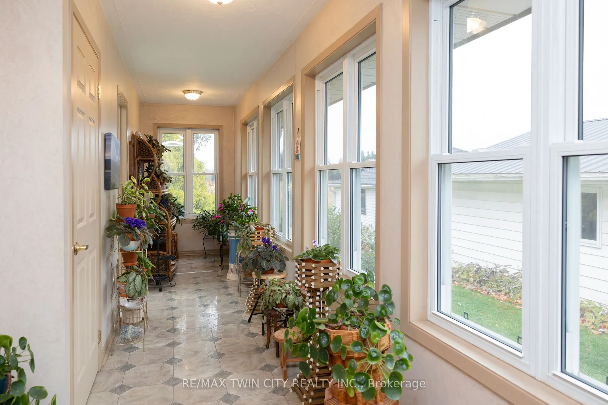 331 MIDDLE TOWNLINE Road