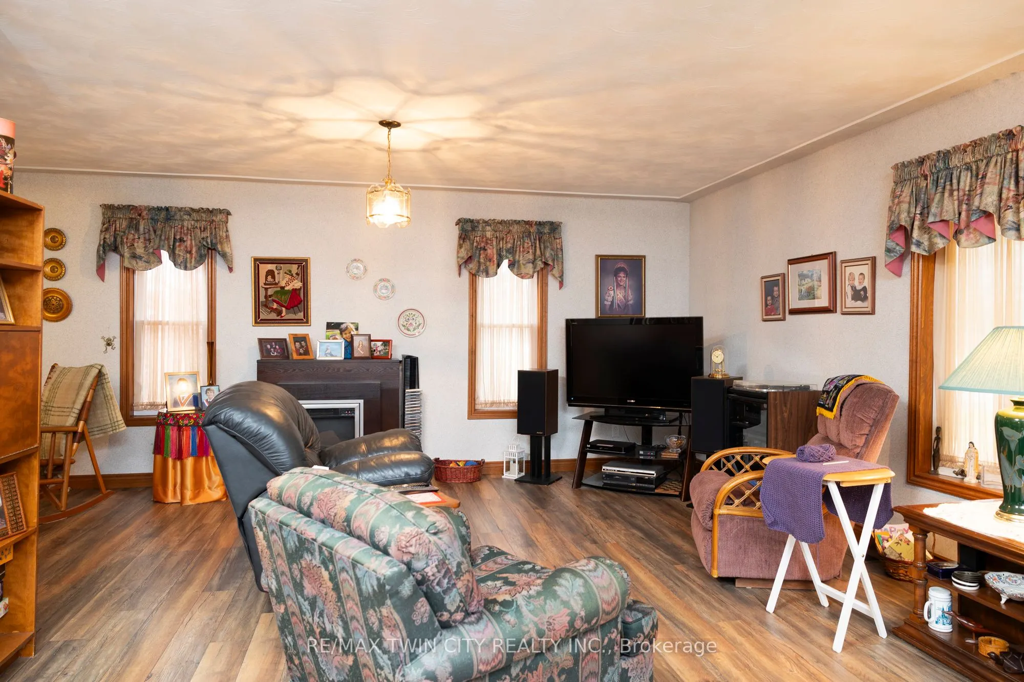 331 MIDDLE TOWNLINE Road