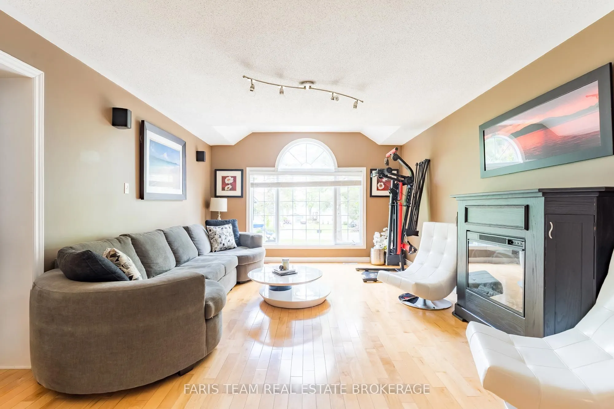 85 Fulsom Crescent