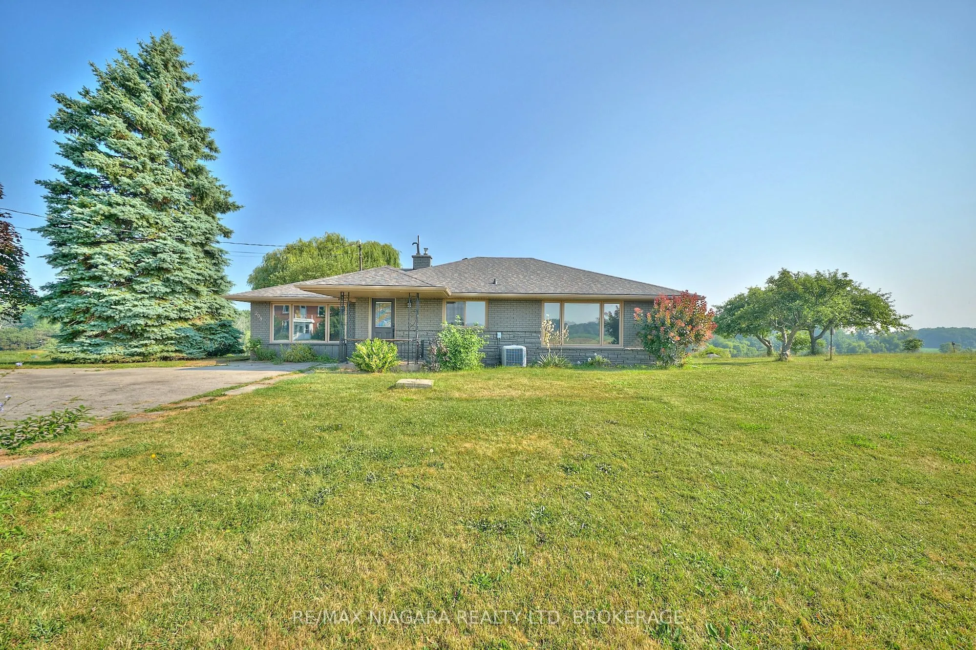 298 RIDGE Road W