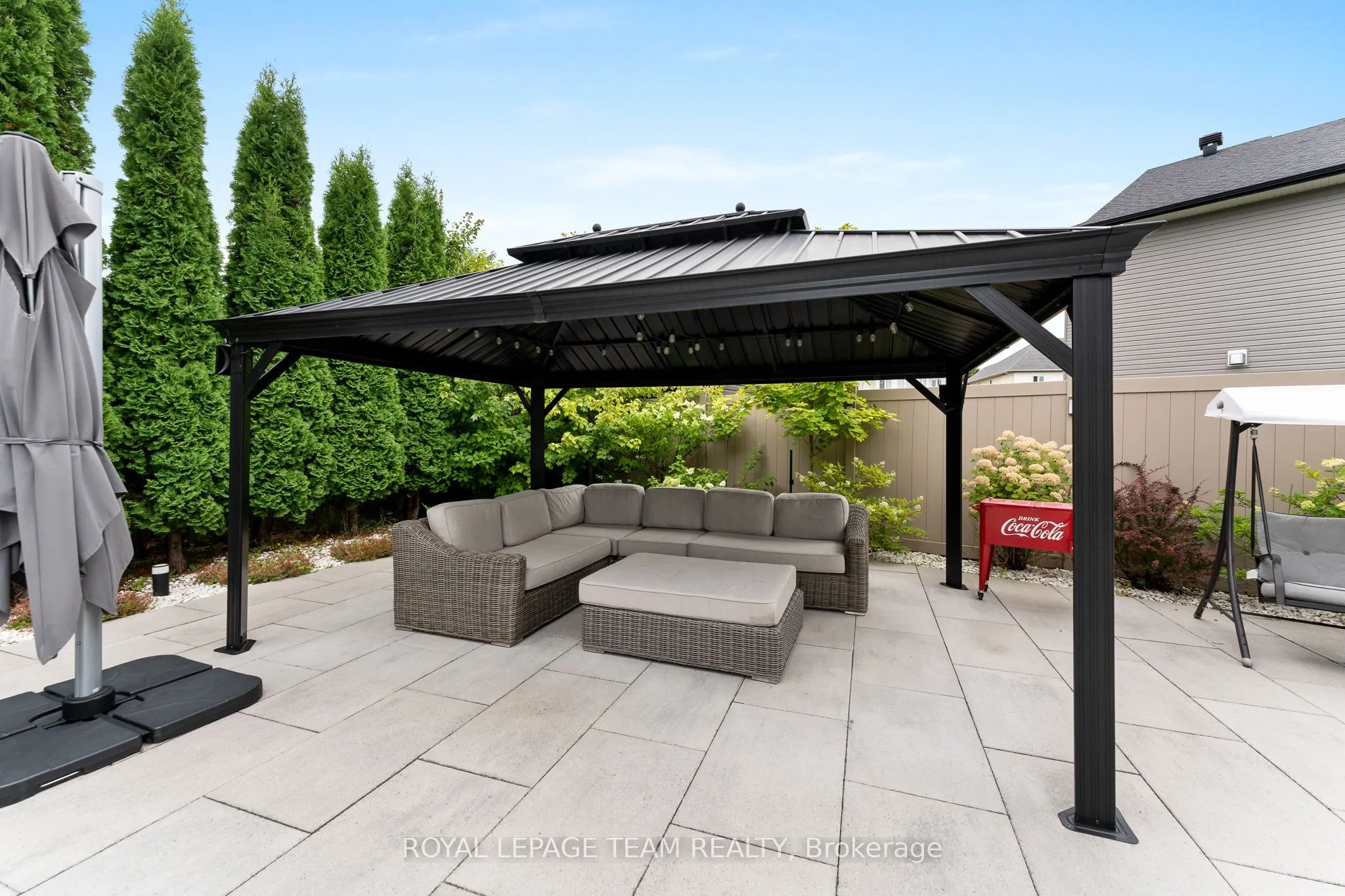 250 Sunnyridge Crescent