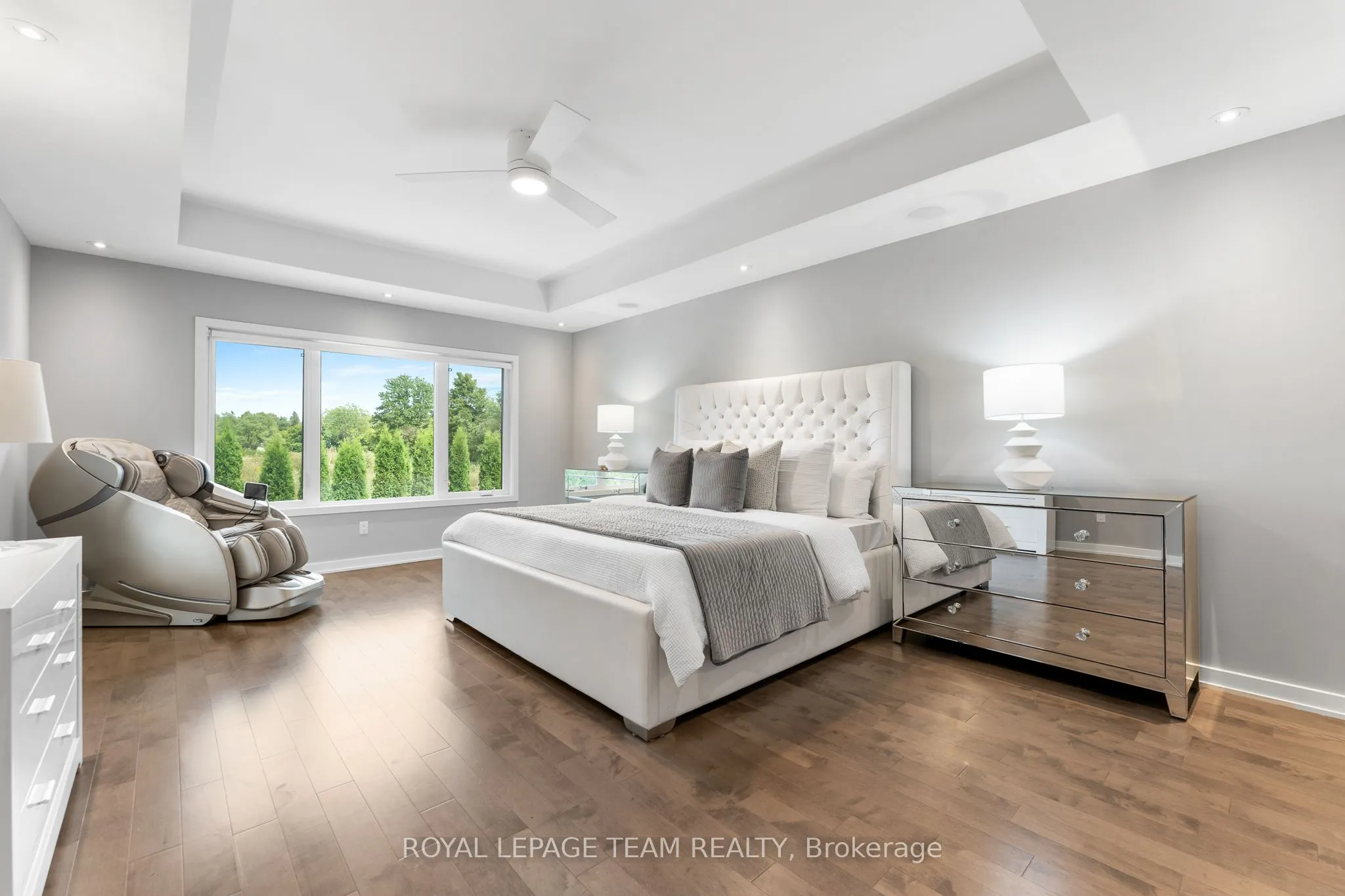 250 Sunnyridge Crescent