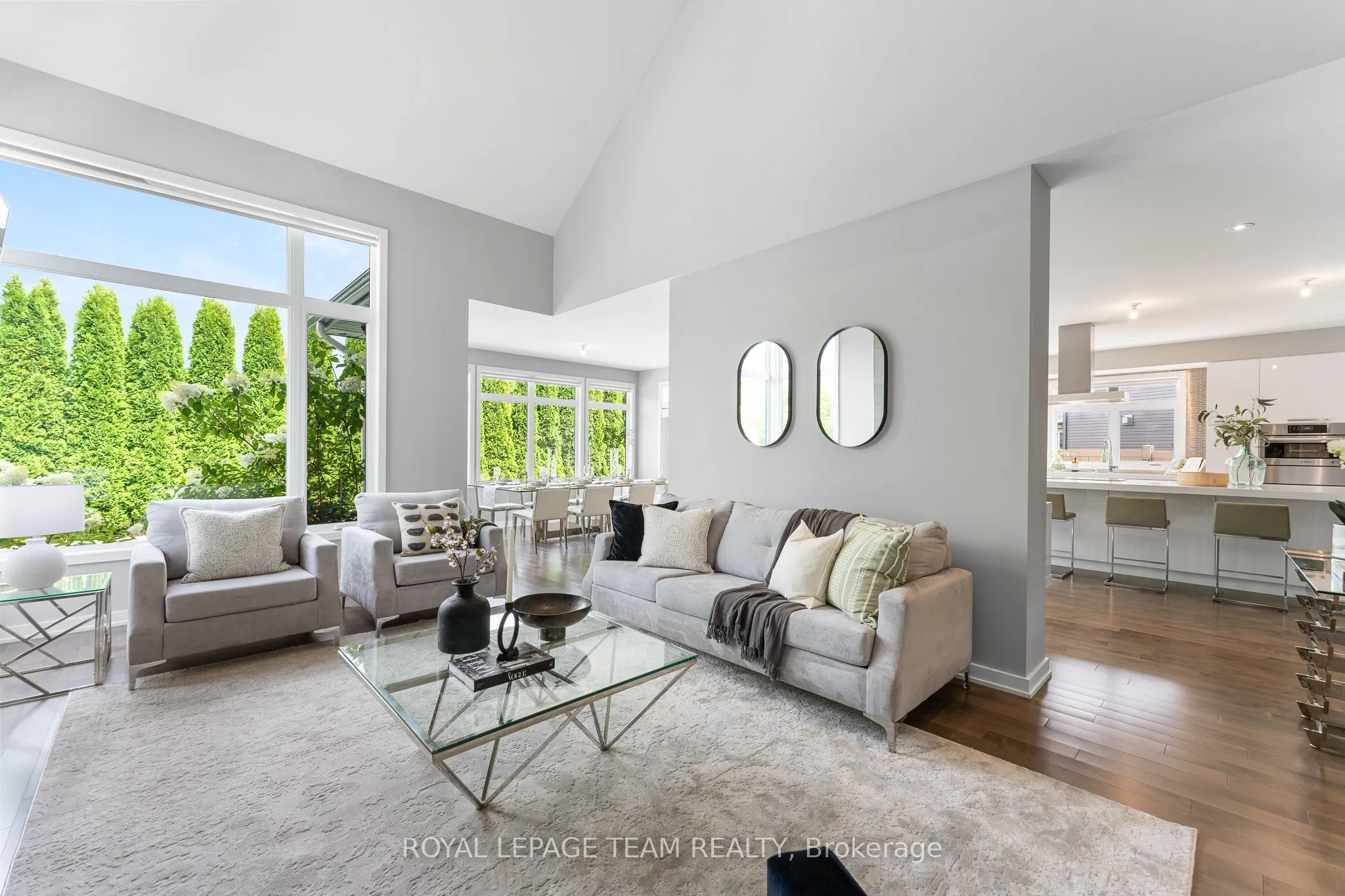 250 Sunnyridge Crescent