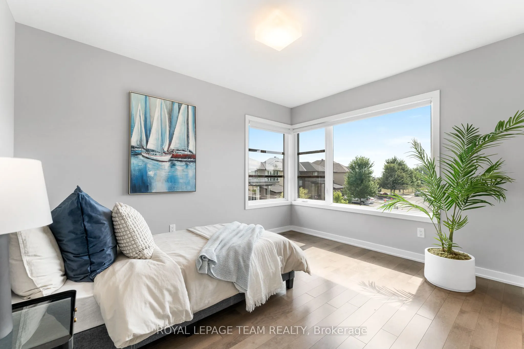 250 Sunnyridge Crescent