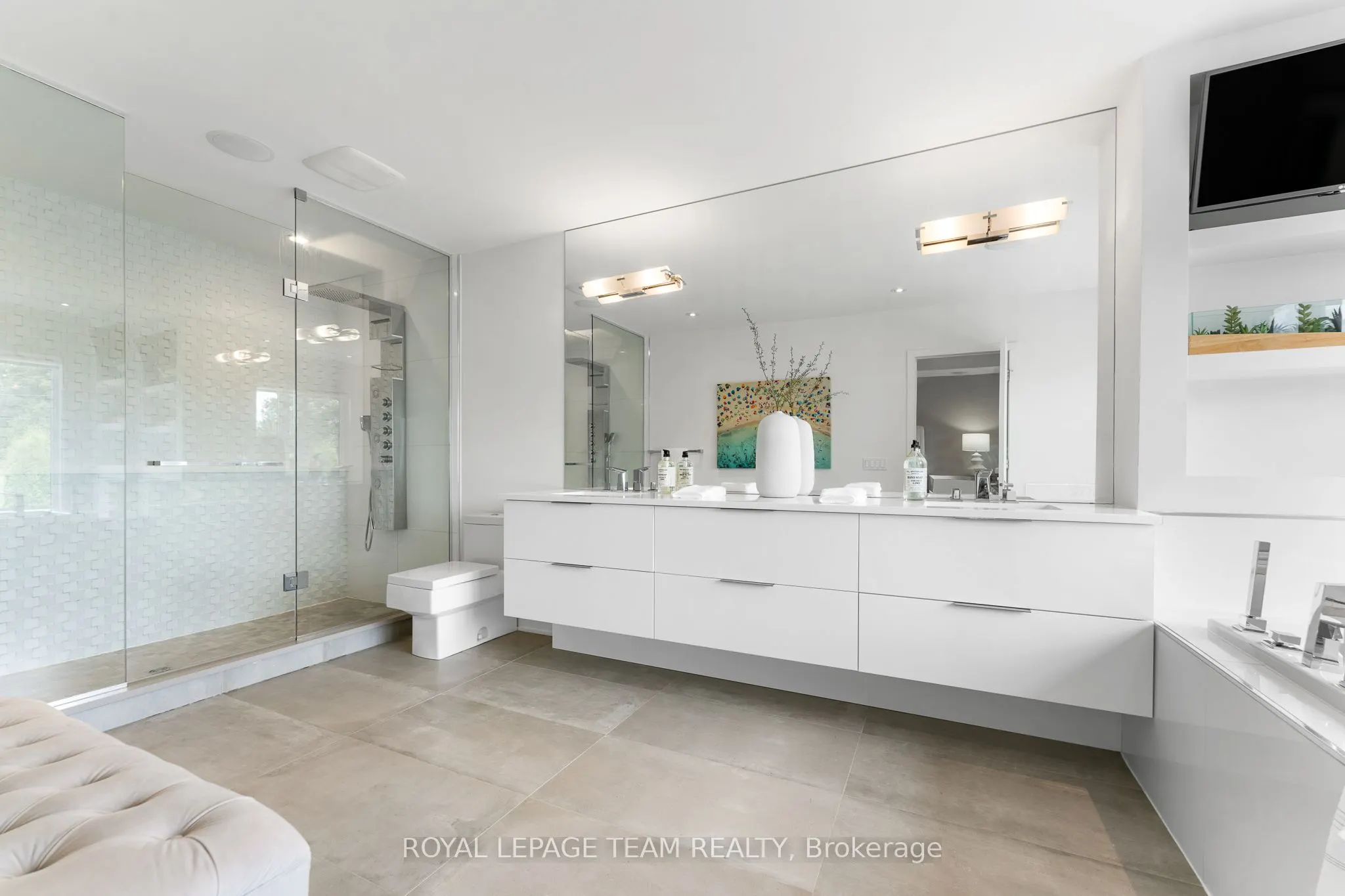 250 Sunnyridge Crescent