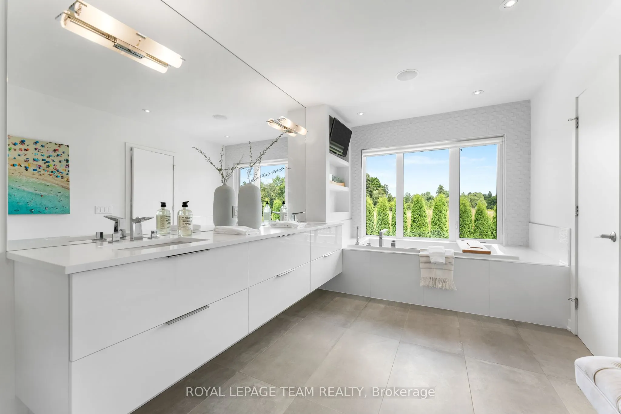 250 Sunnyridge Crescent