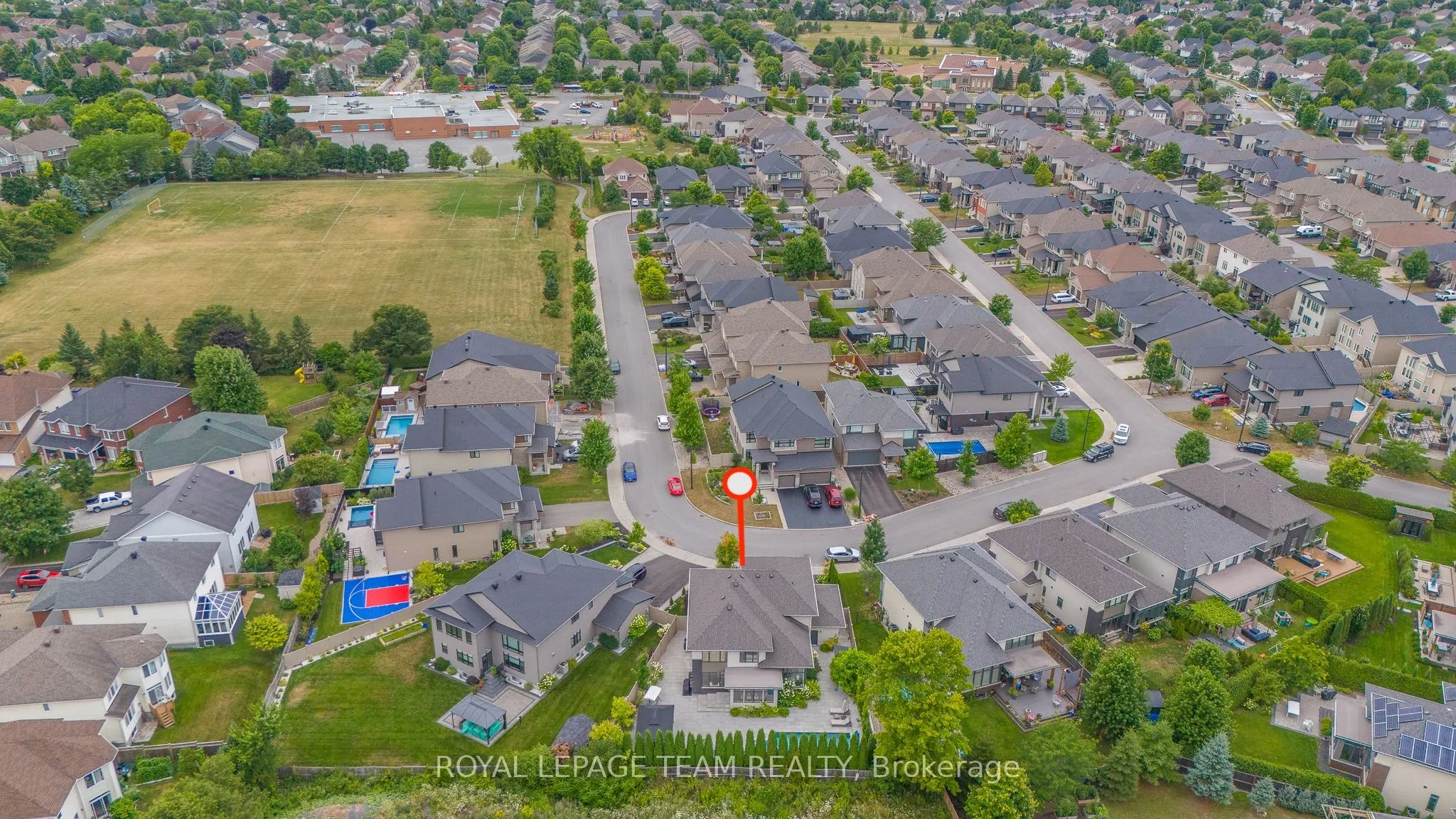 250 Sunnyridge Crescent