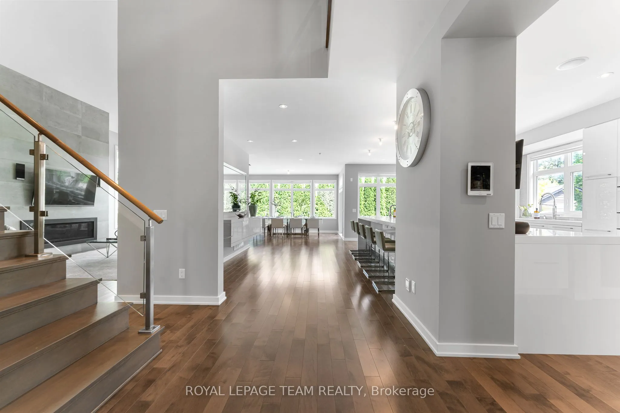 250 Sunnyridge Crescent