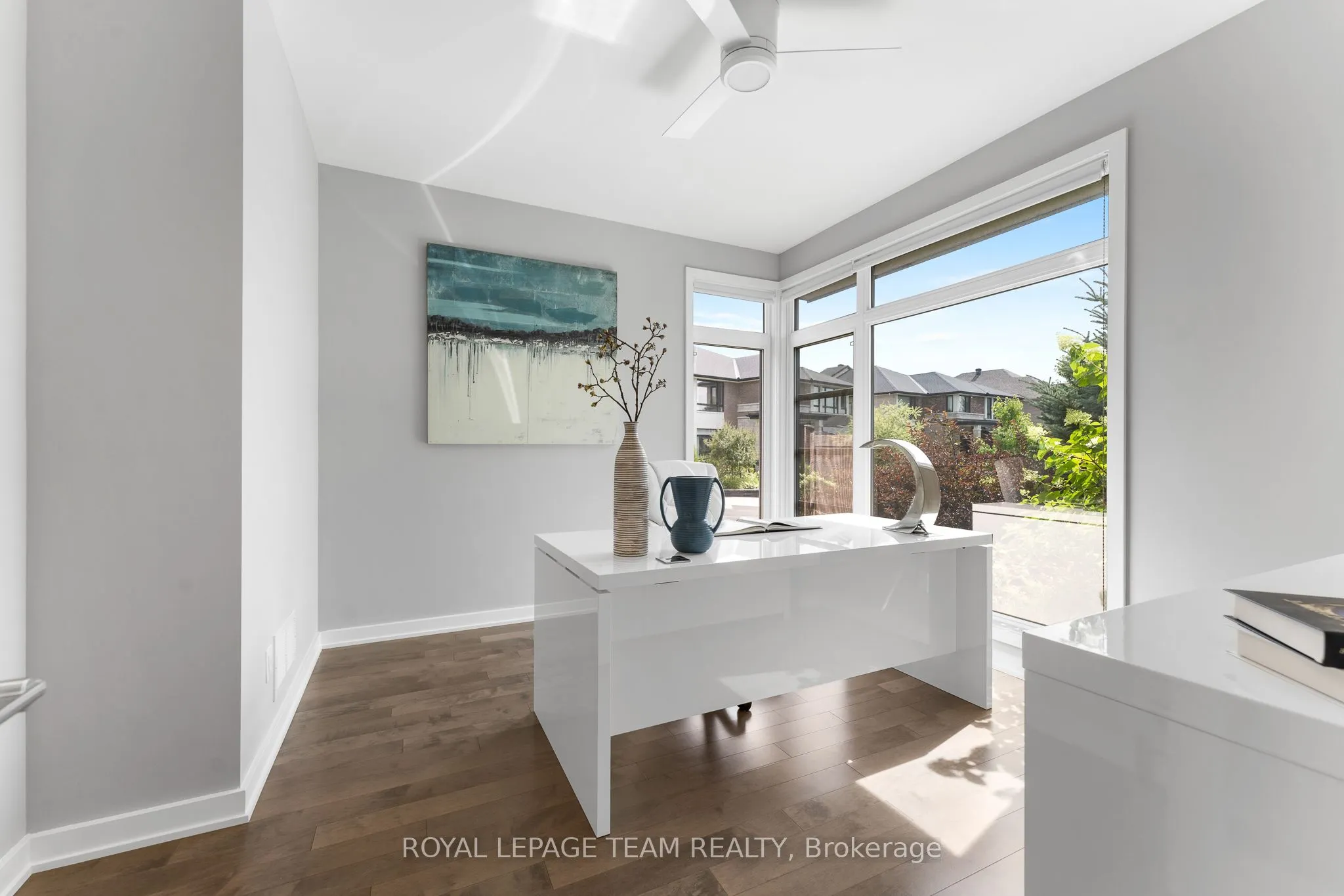 250 Sunnyridge Crescent