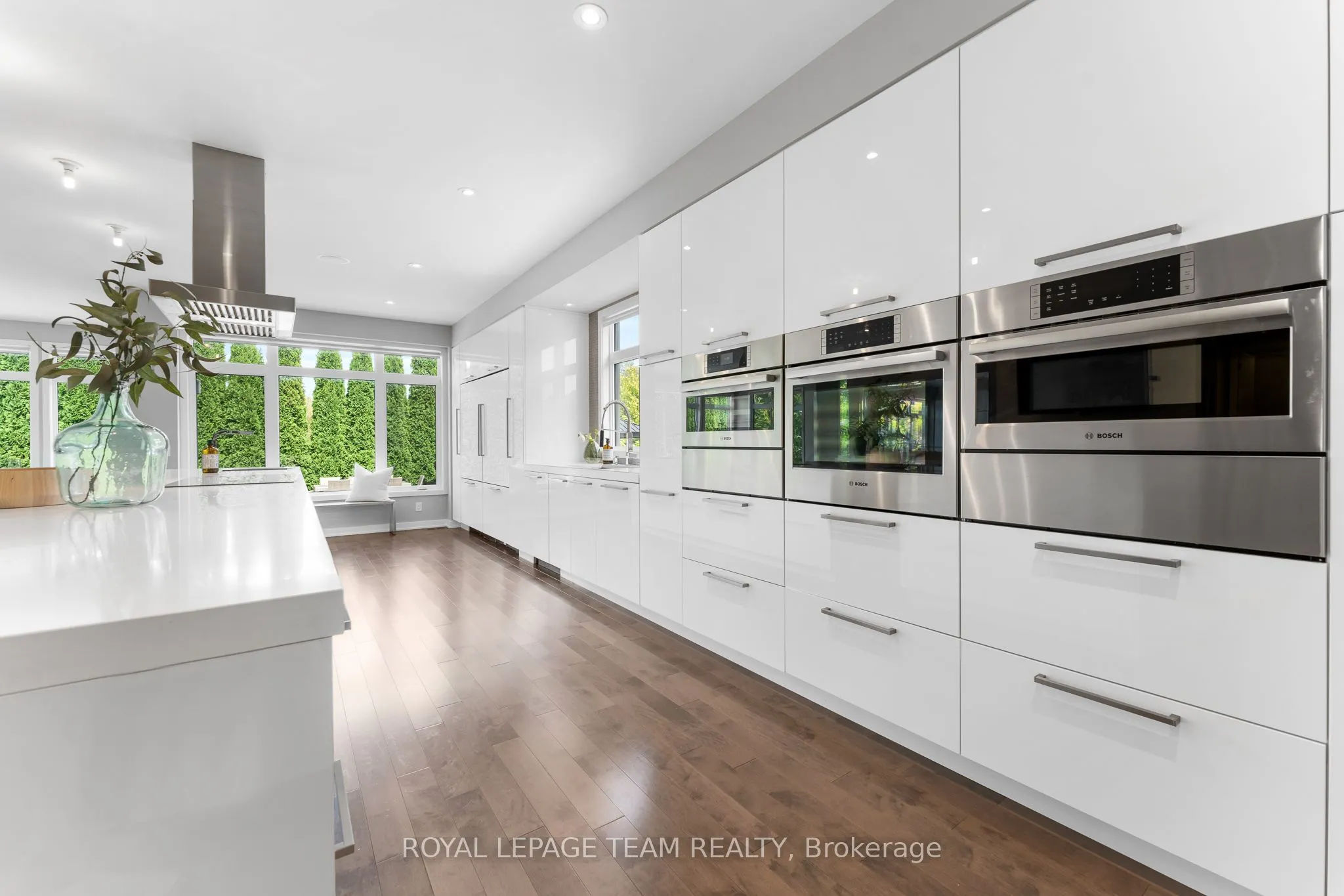 250 Sunnyridge Crescent