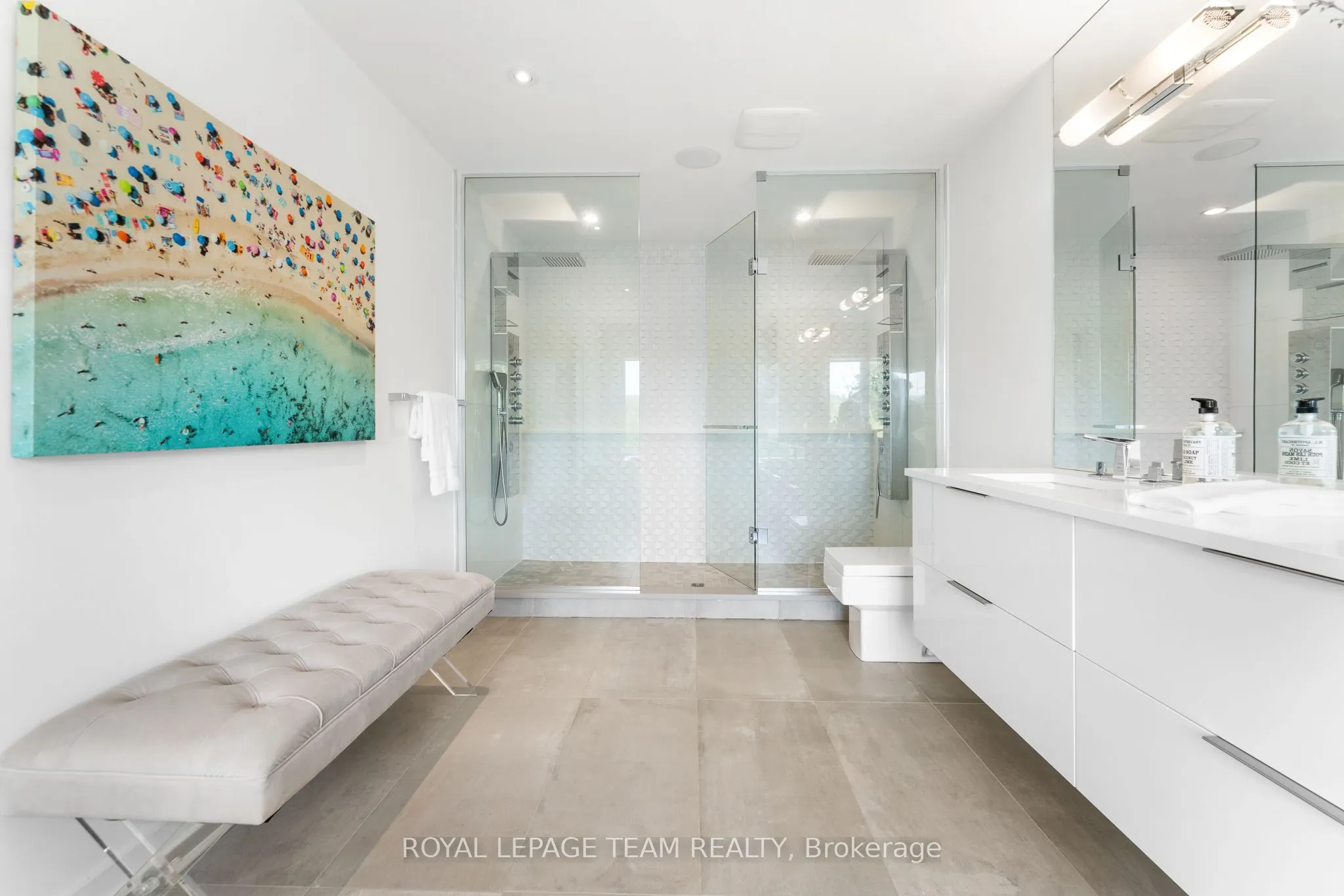 250 Sunnyridge Crescent
