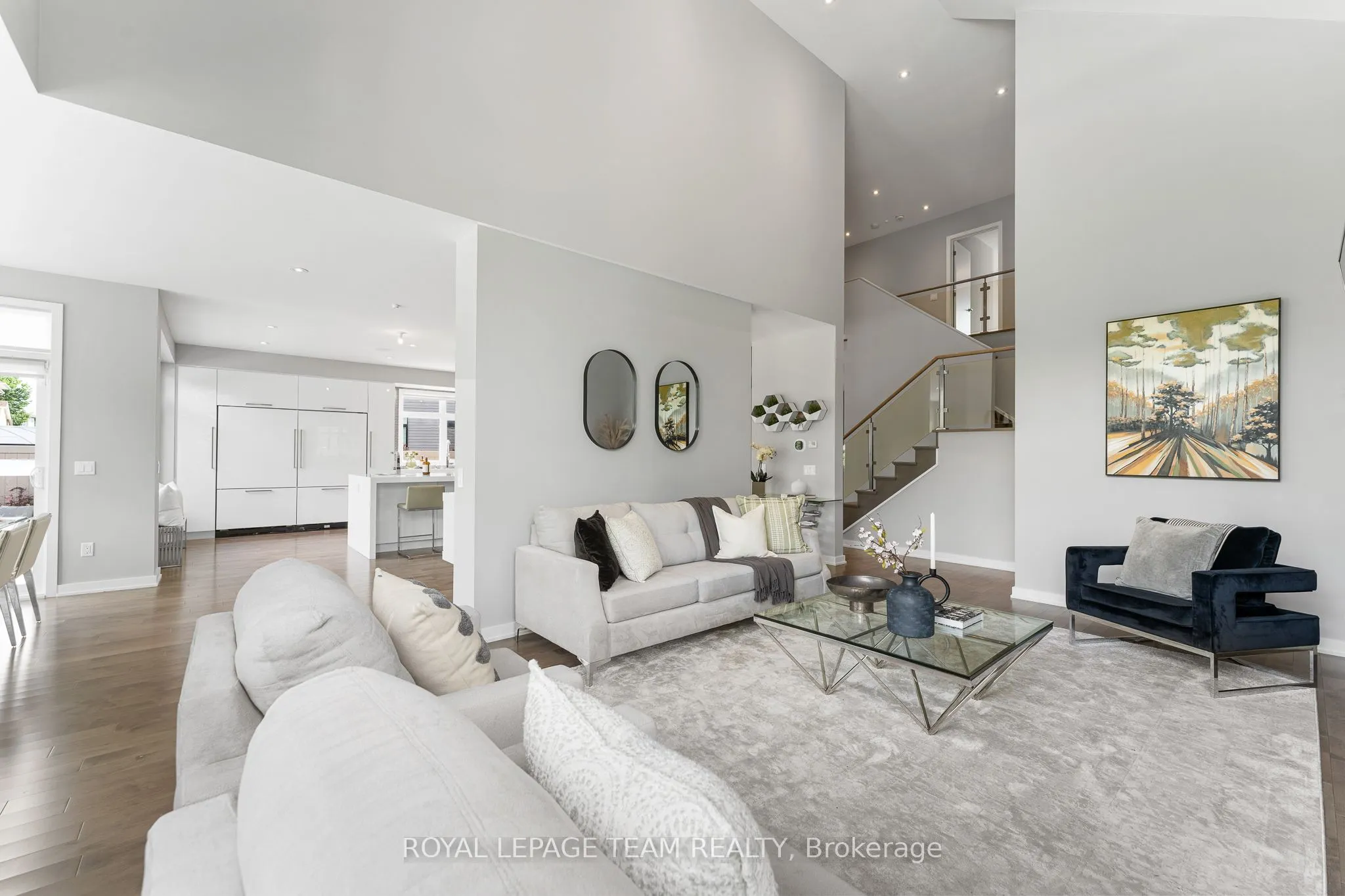 250 Sunnyridge Crescent