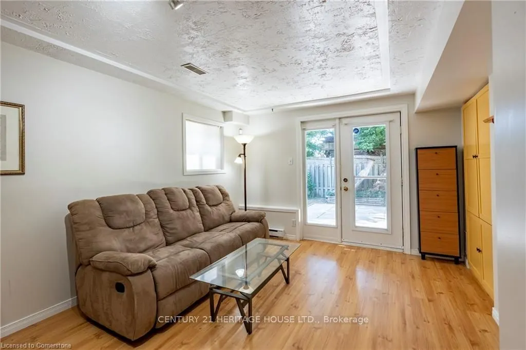 24 Castlewood Place