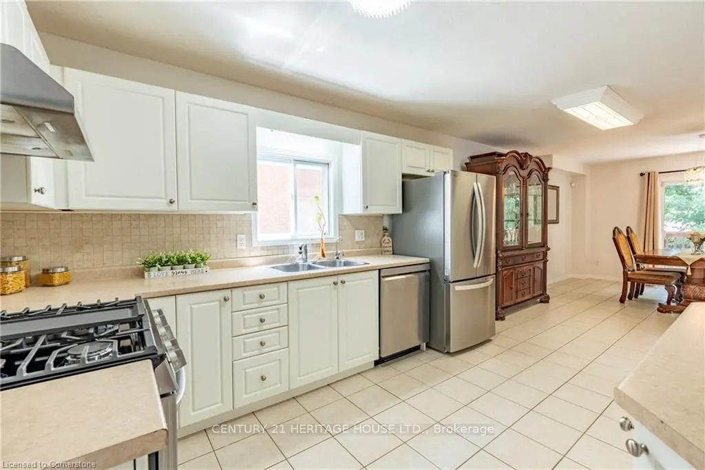 24 Castlewood Place