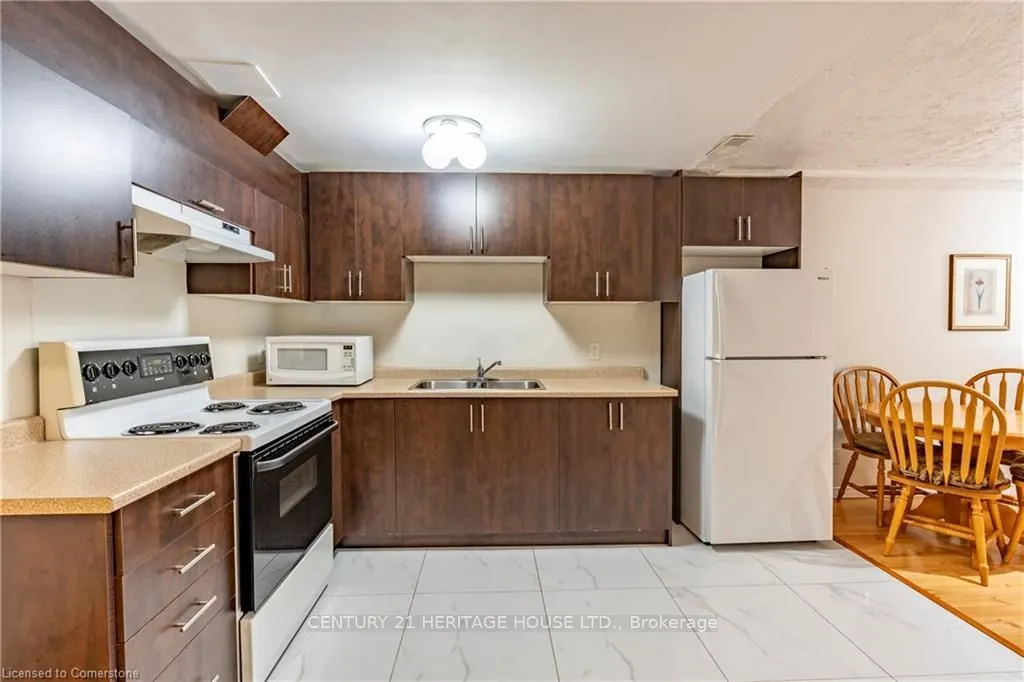 24 Castlewood Place