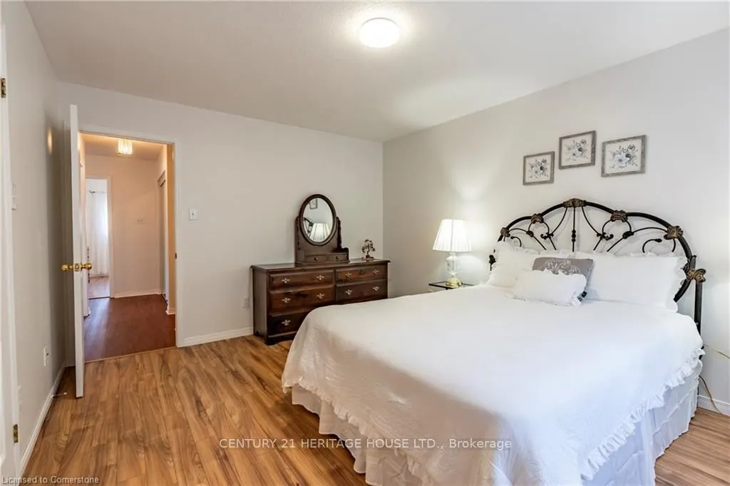24 Castlewood Place