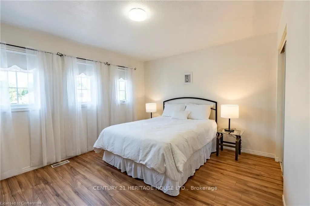 24 Castlewood Place