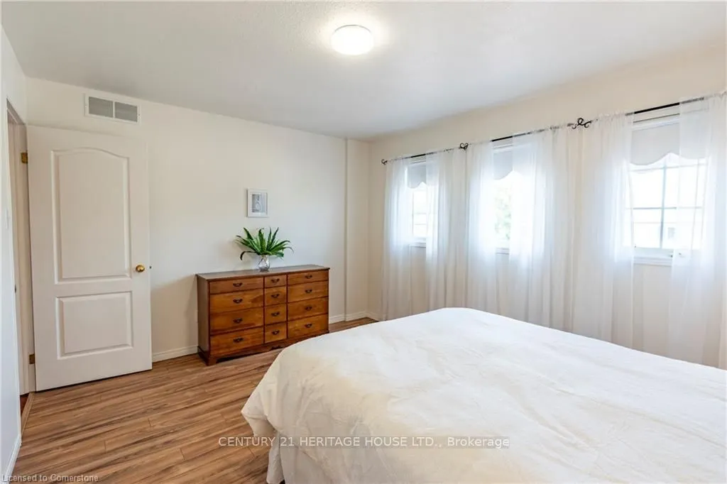 24 Castlewood Place