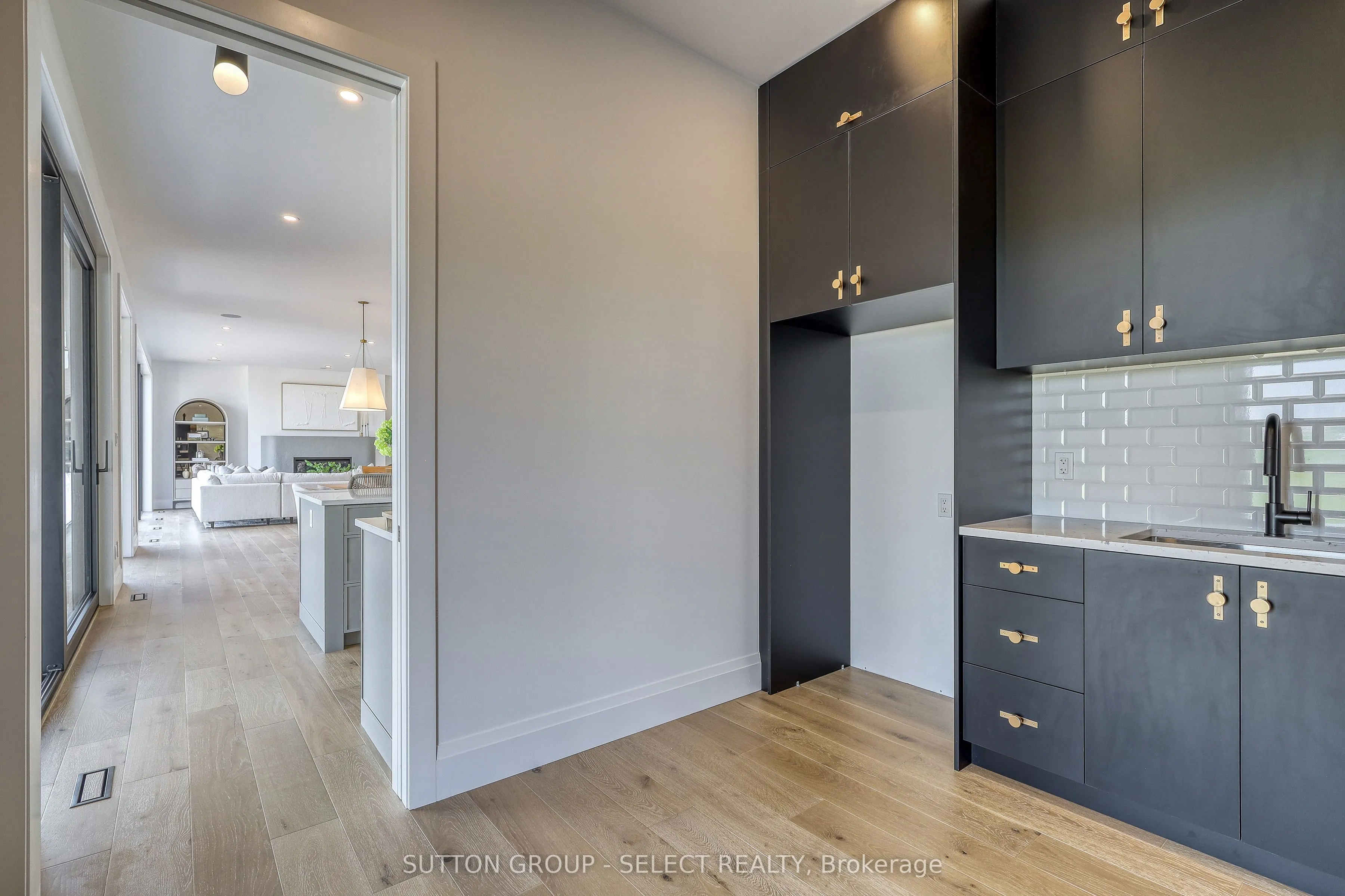 169 Edgewater Boulevard