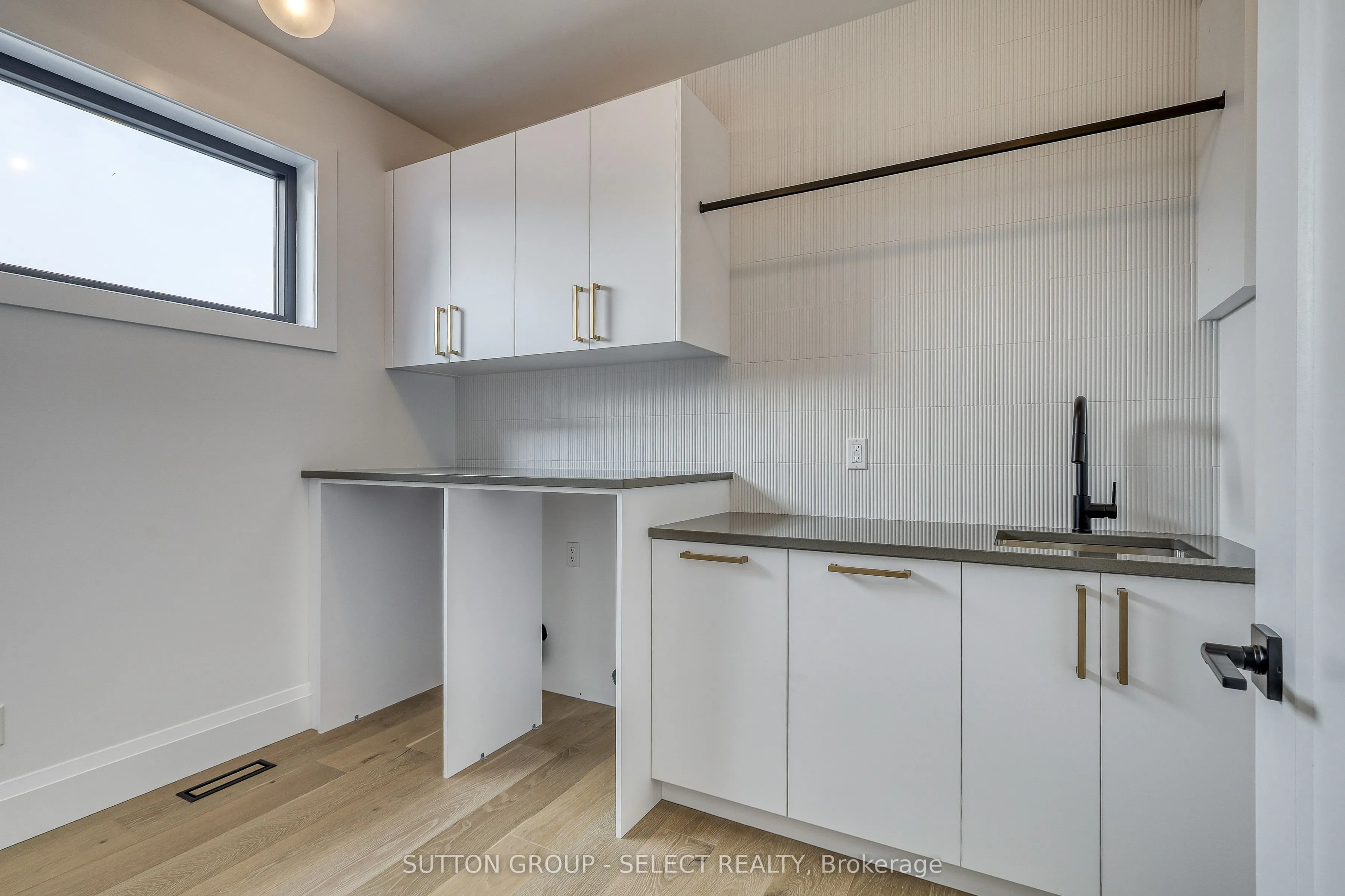 169 Edgewater Boulevard