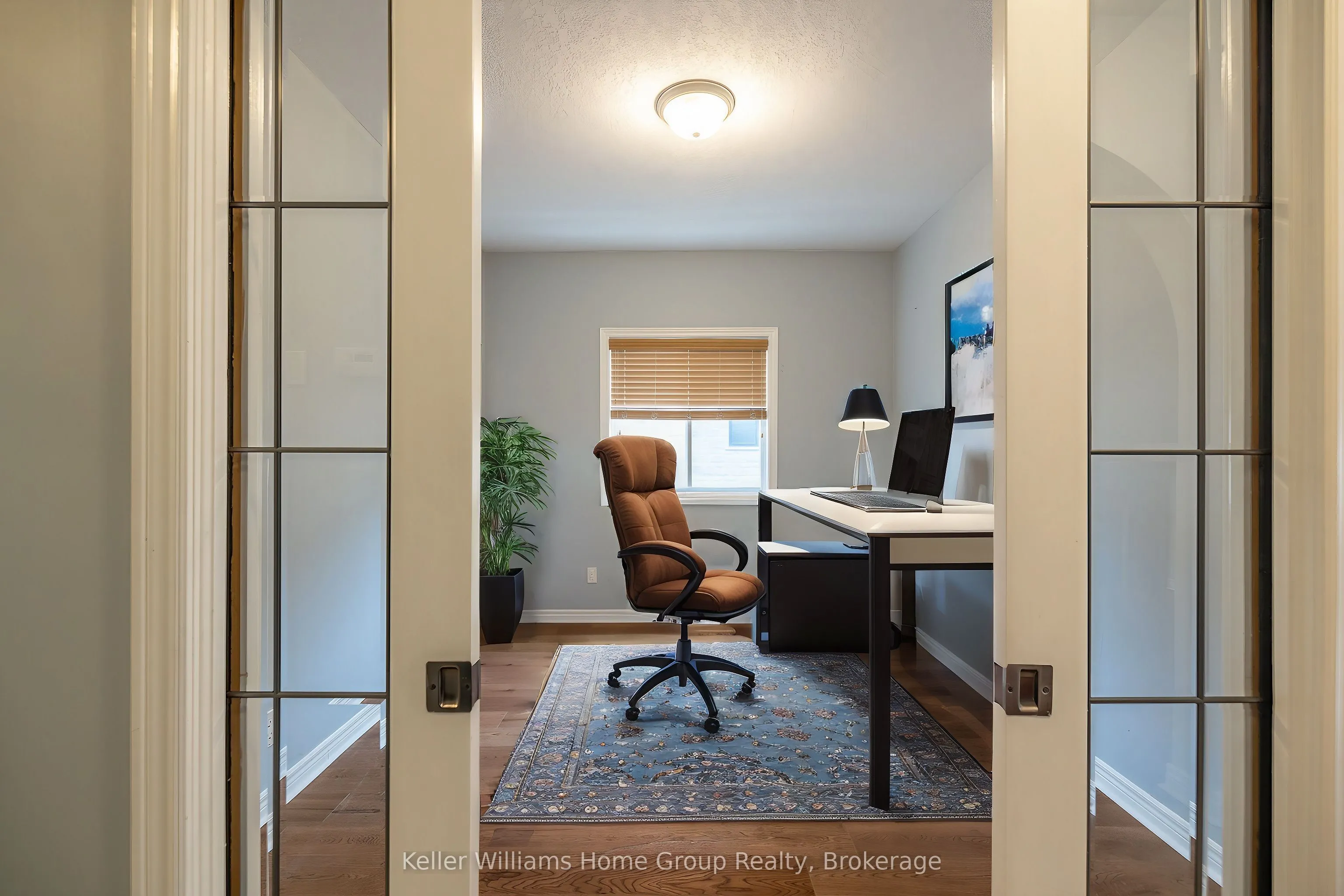 4 CLAIRFIELDS Drive W