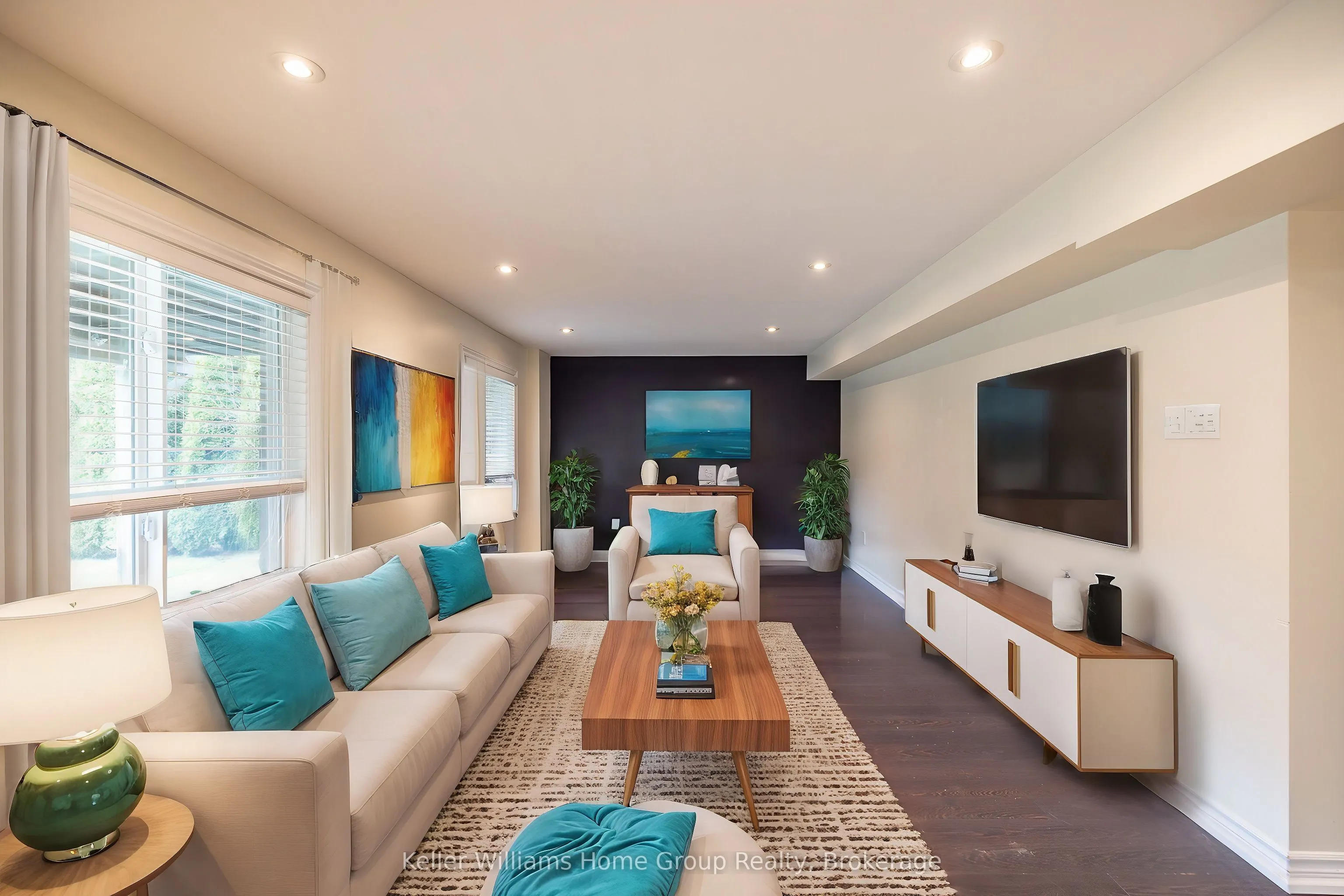 4 CLAIRFIELDS Drive W