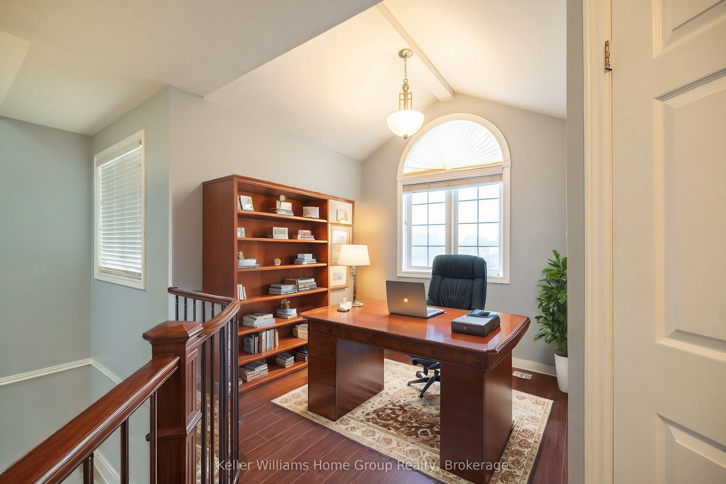 4 CLAIRFIELDS Drive W