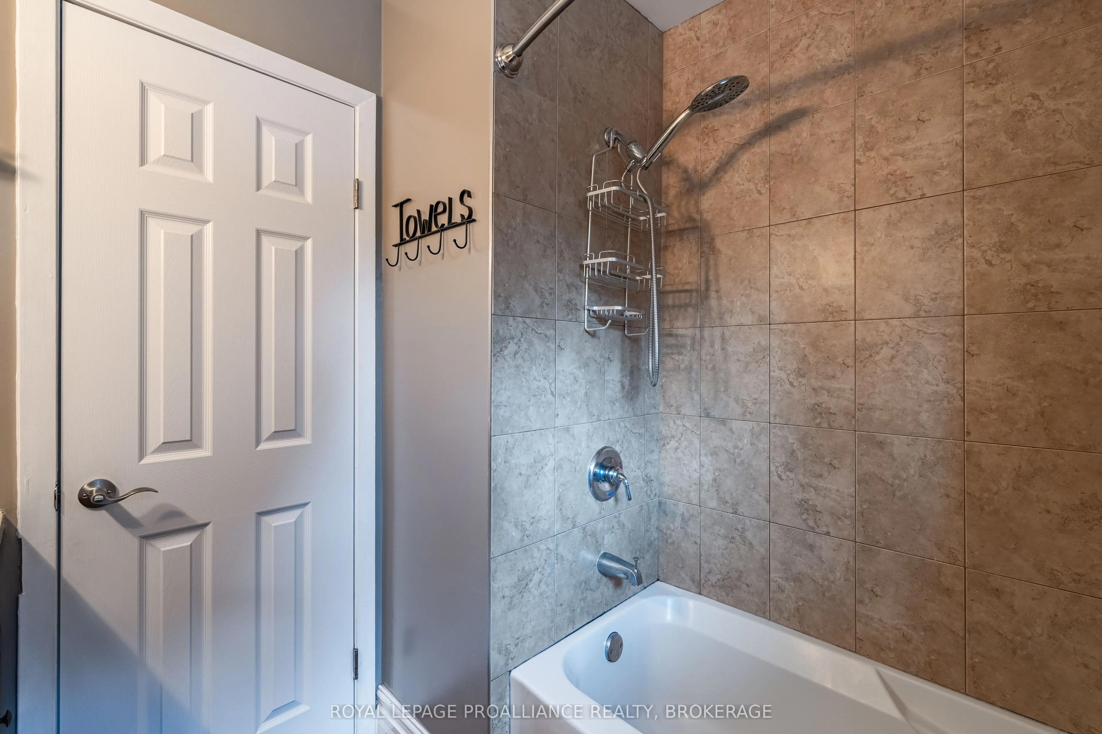 228 Glengarry Road