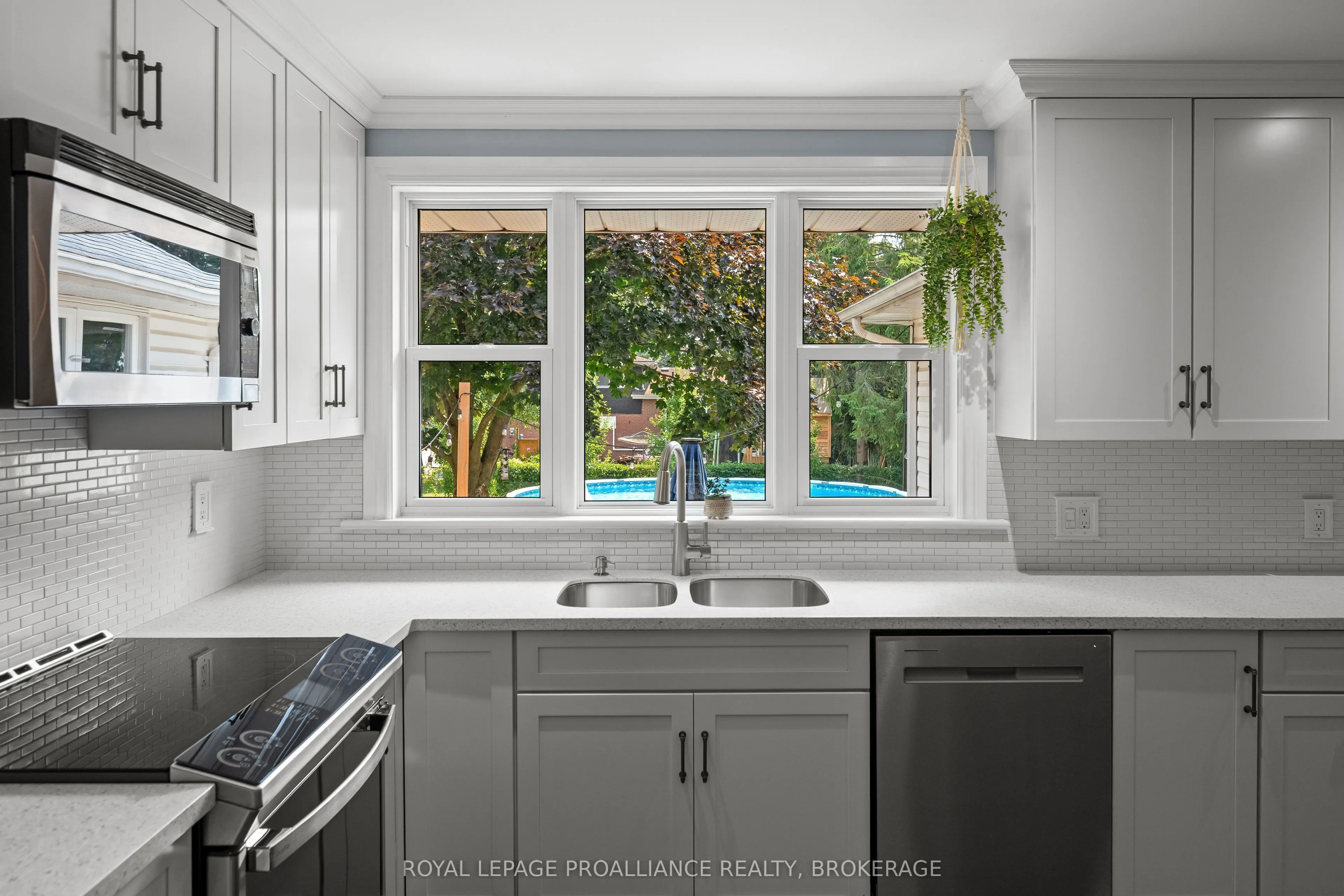228 Glengarry Road