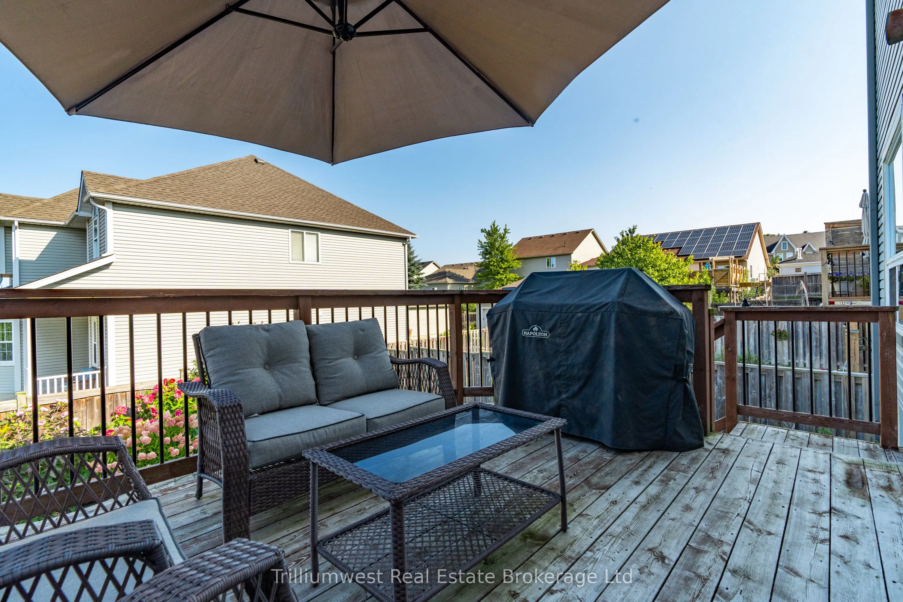 220 Ridge Top Crescent
