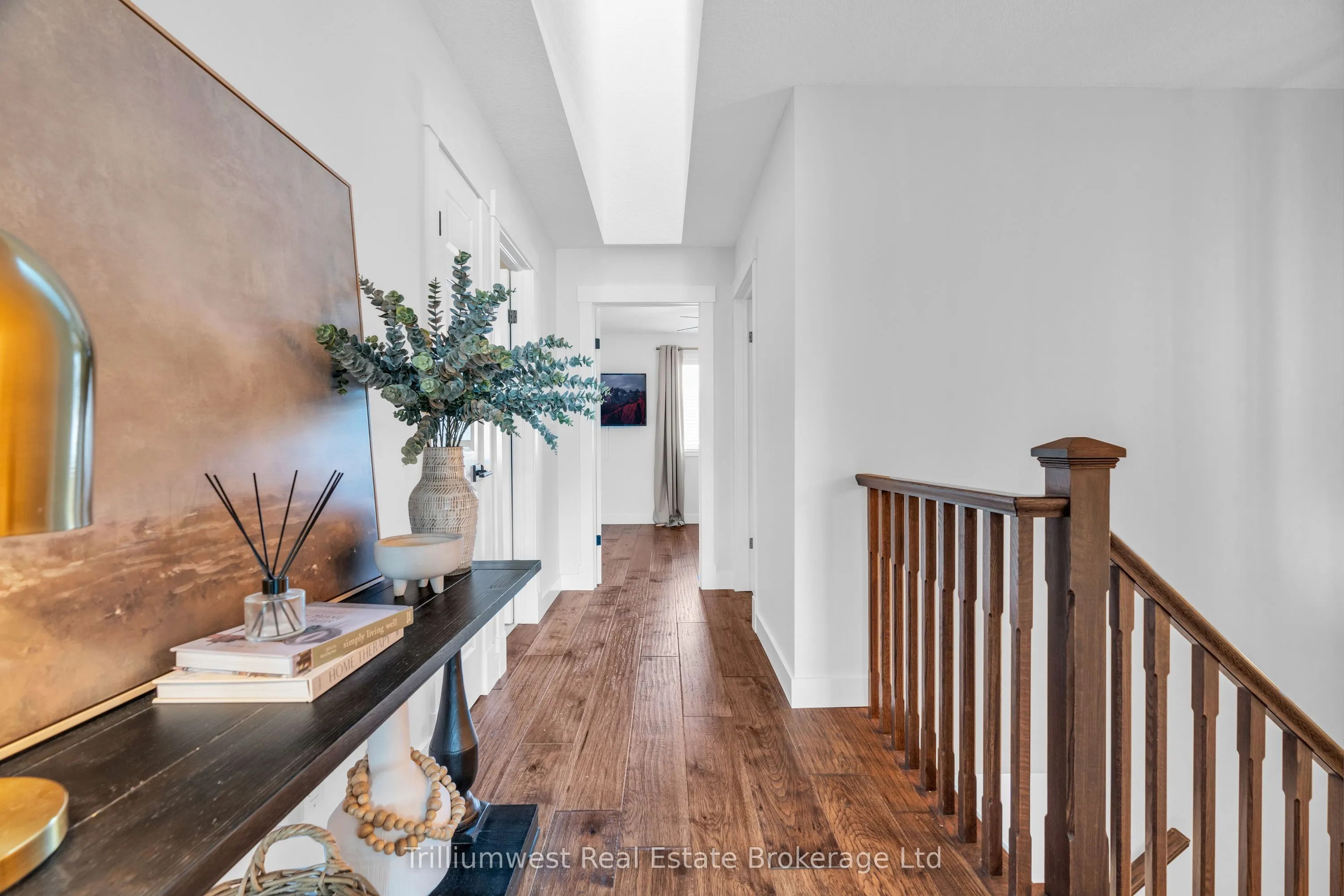 220 Ridge Top Crescent