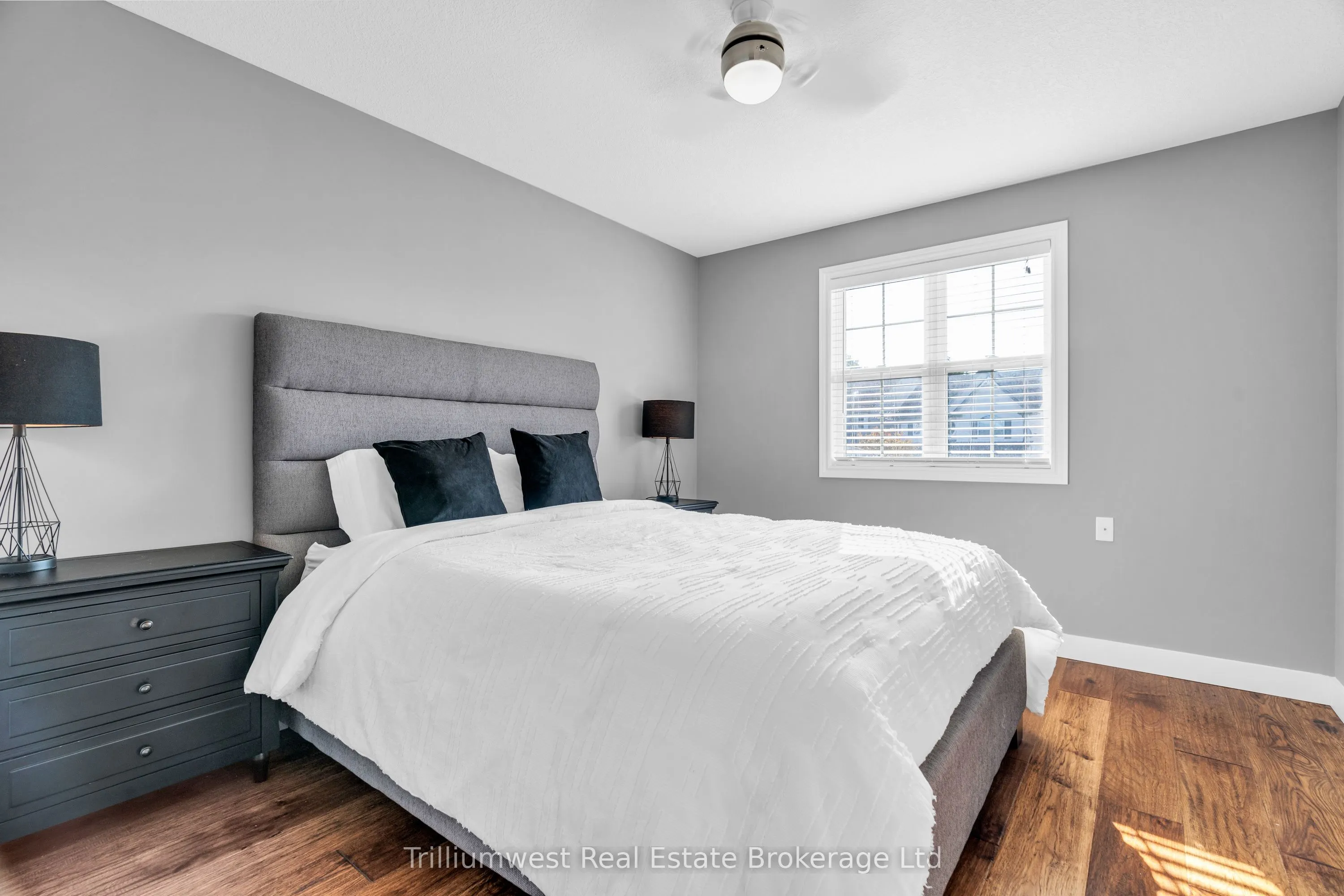220 Ridge Top Crescent