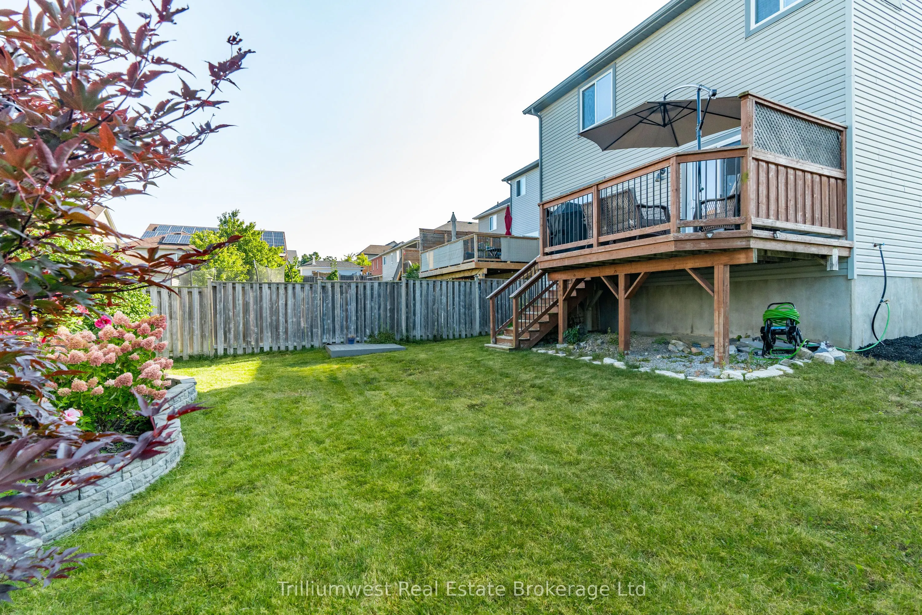220 Ridge Top Crescent