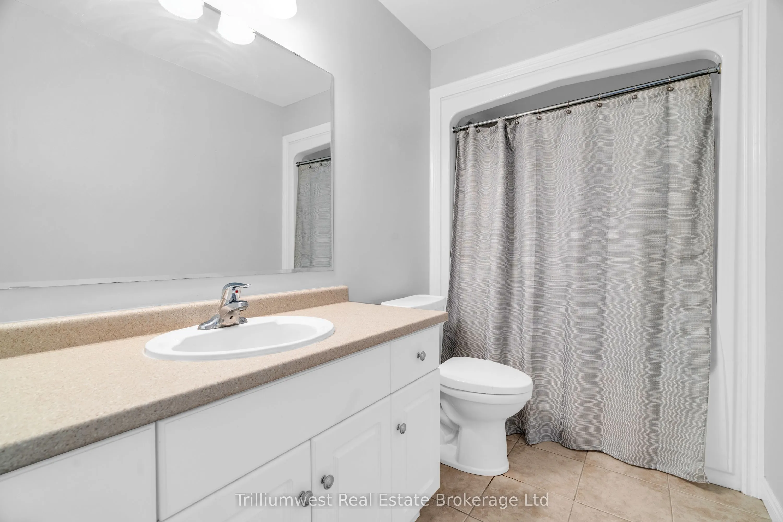 220 Ridge Top Crescent