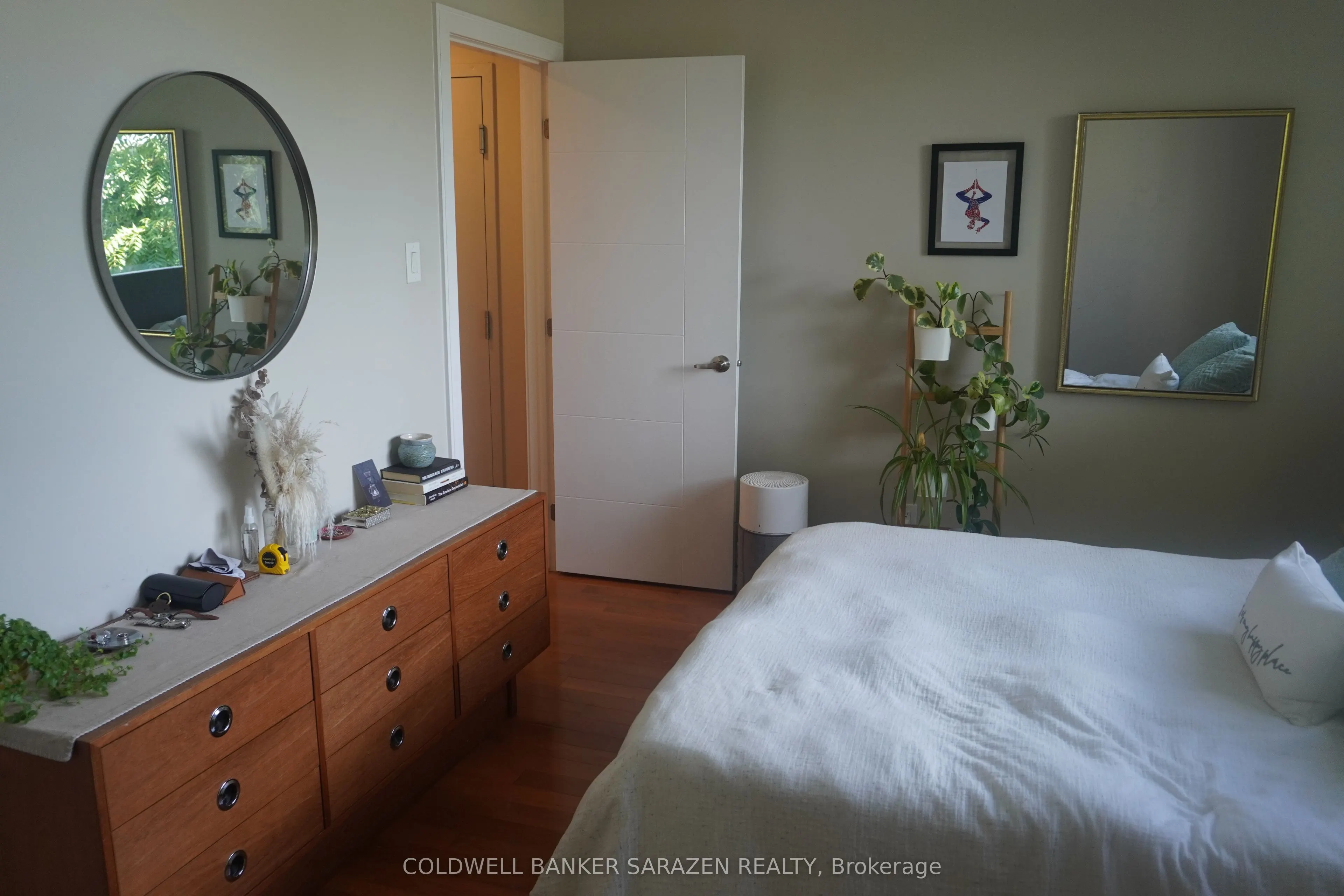 7 Monk Street, #8