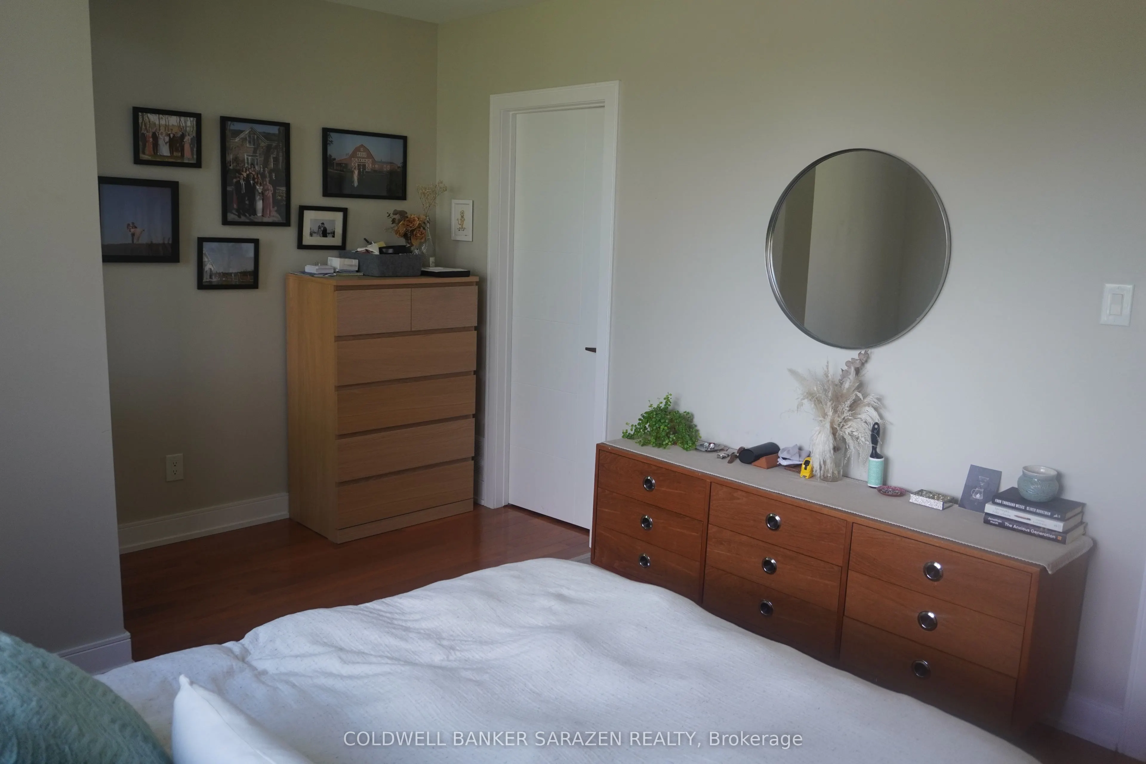 7 Monk Street, #8