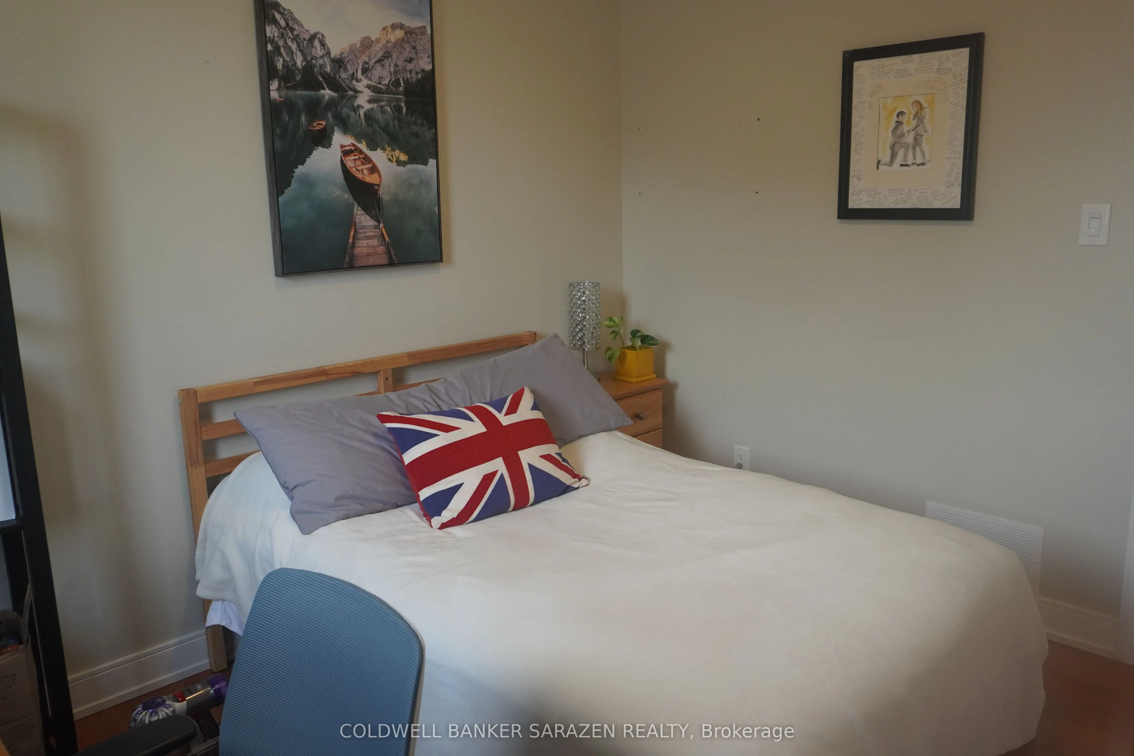 7 Monk Street, #8