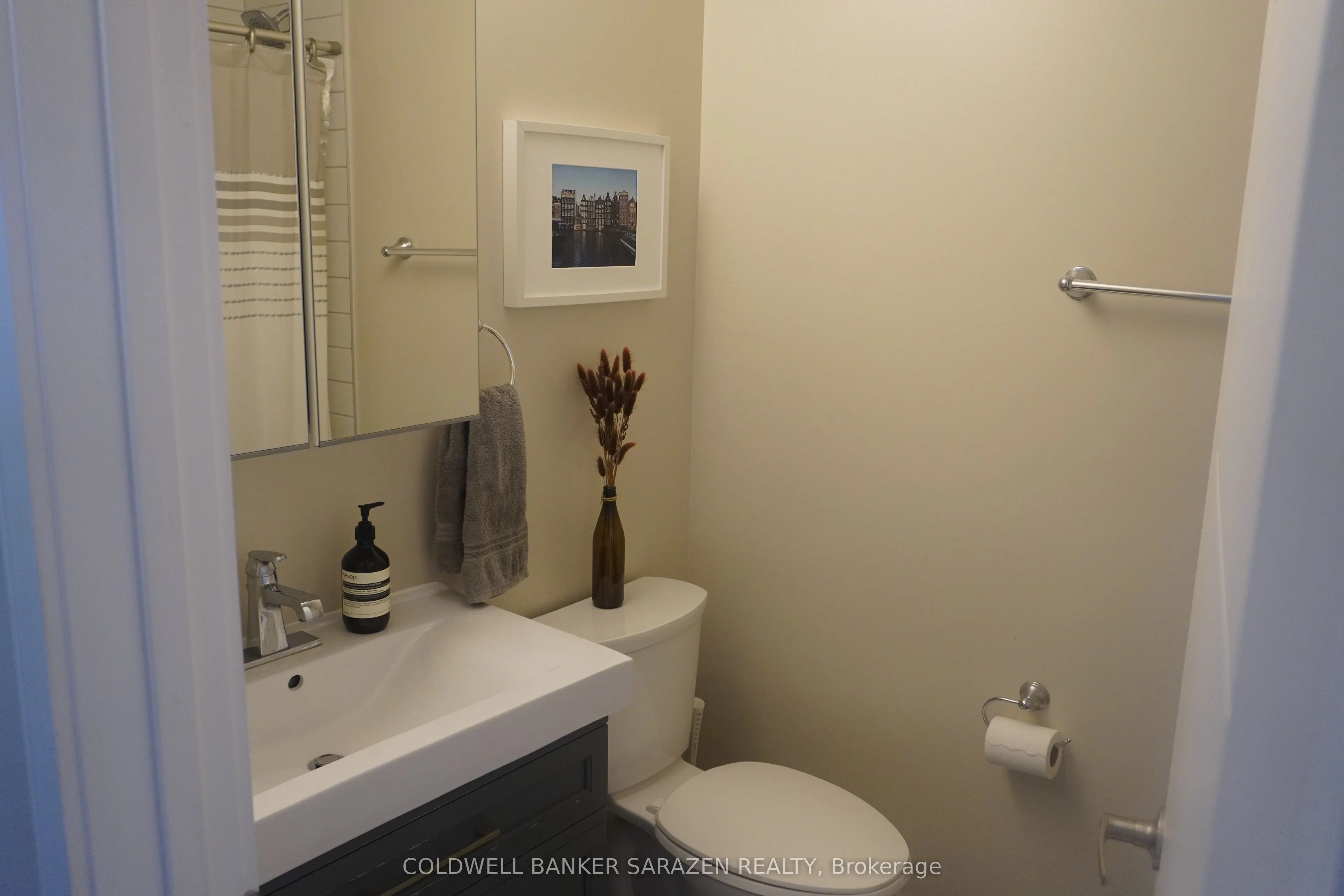 7 Monk Street, #8