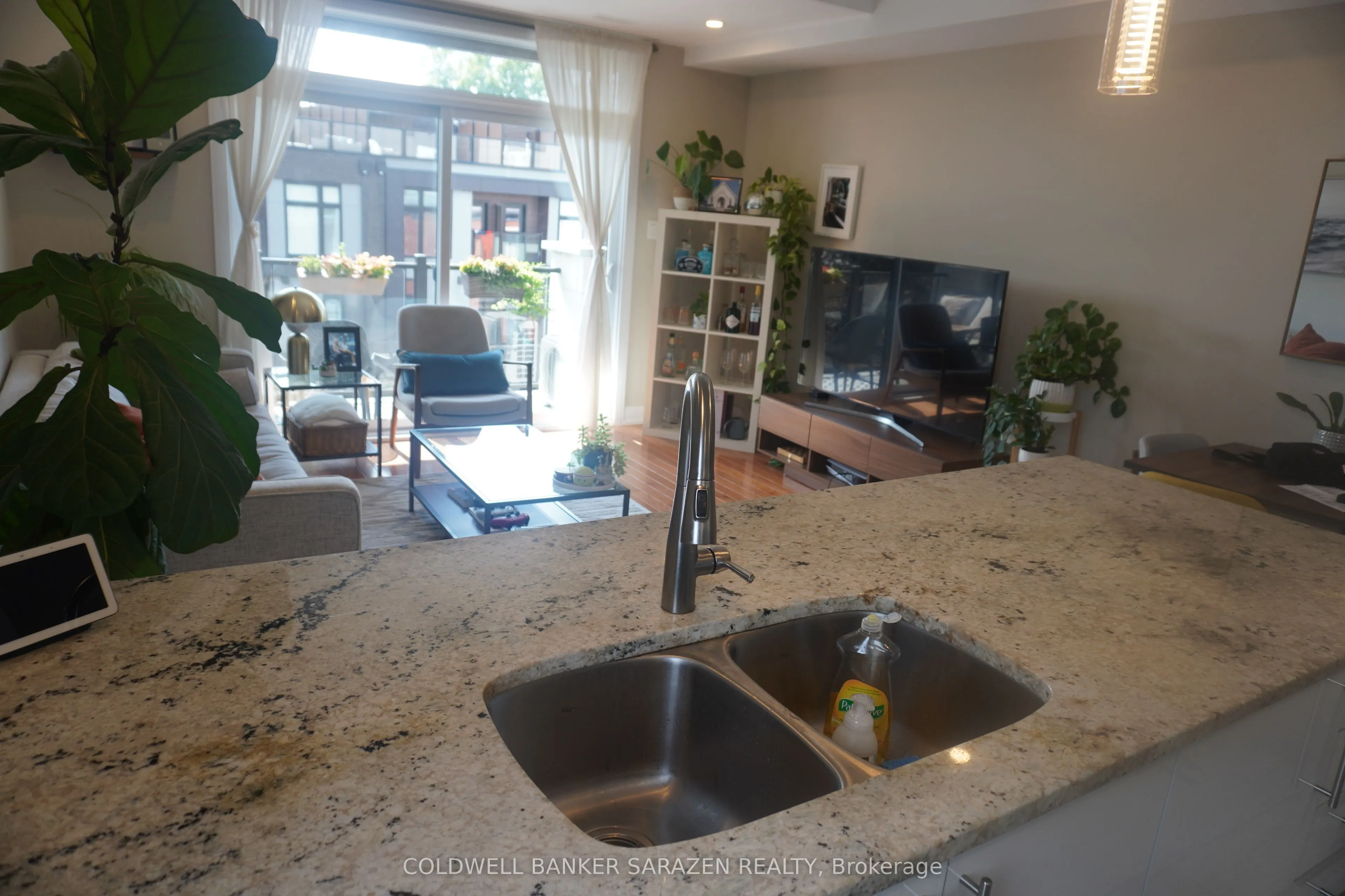 7 Monk Street, #8