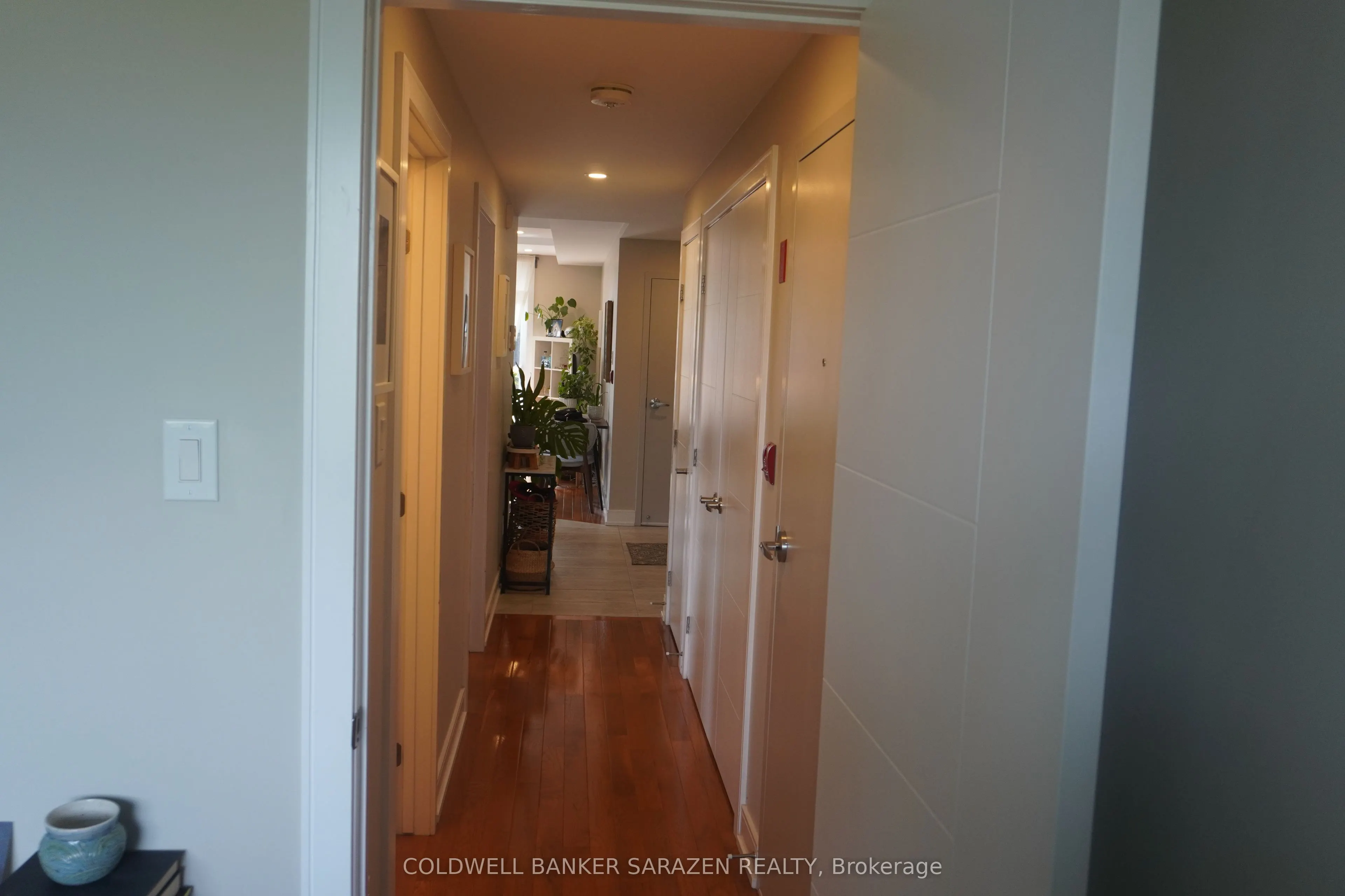 7 Monk Street, #8