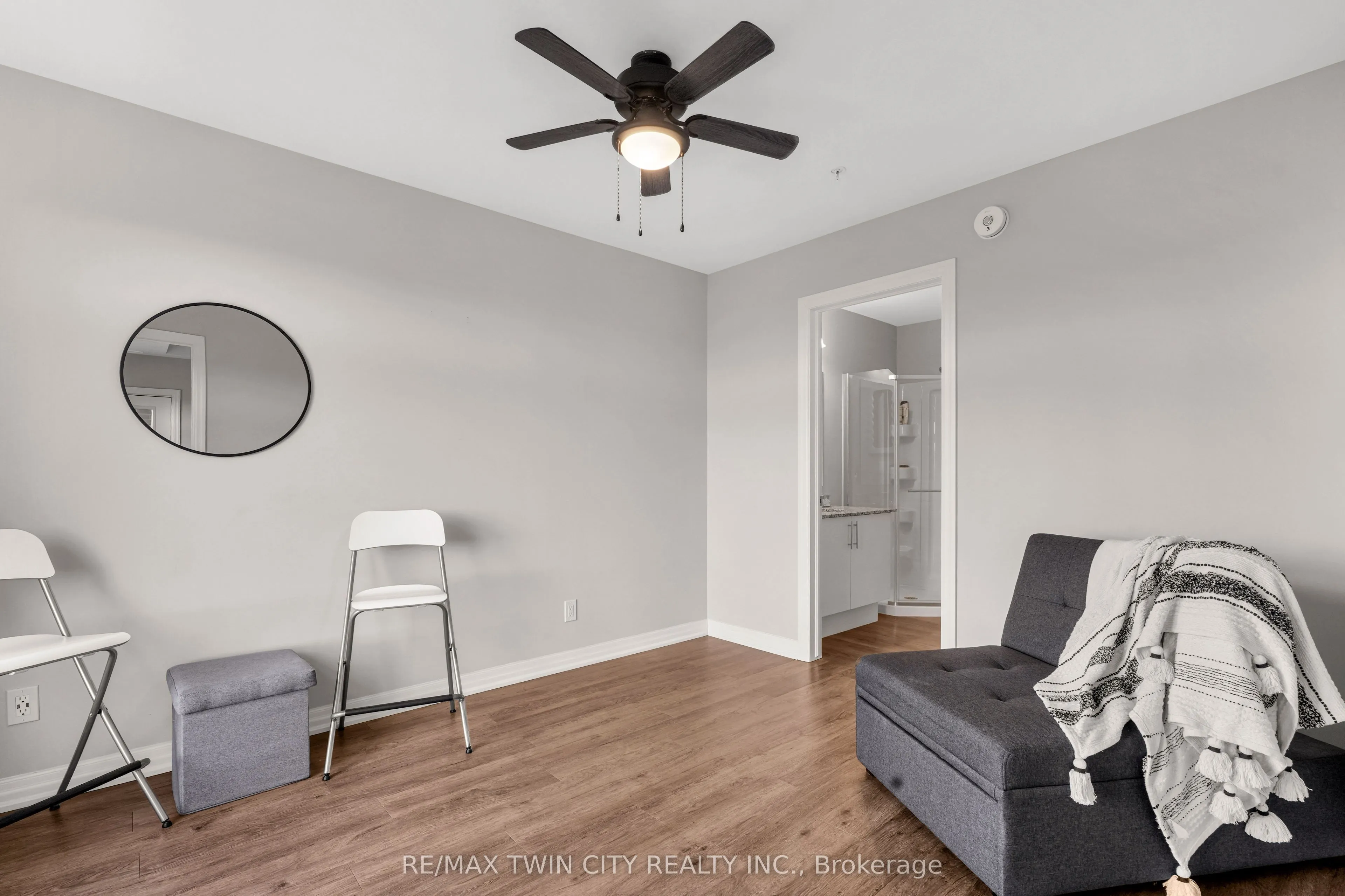 195 Commonwealth Street, #403