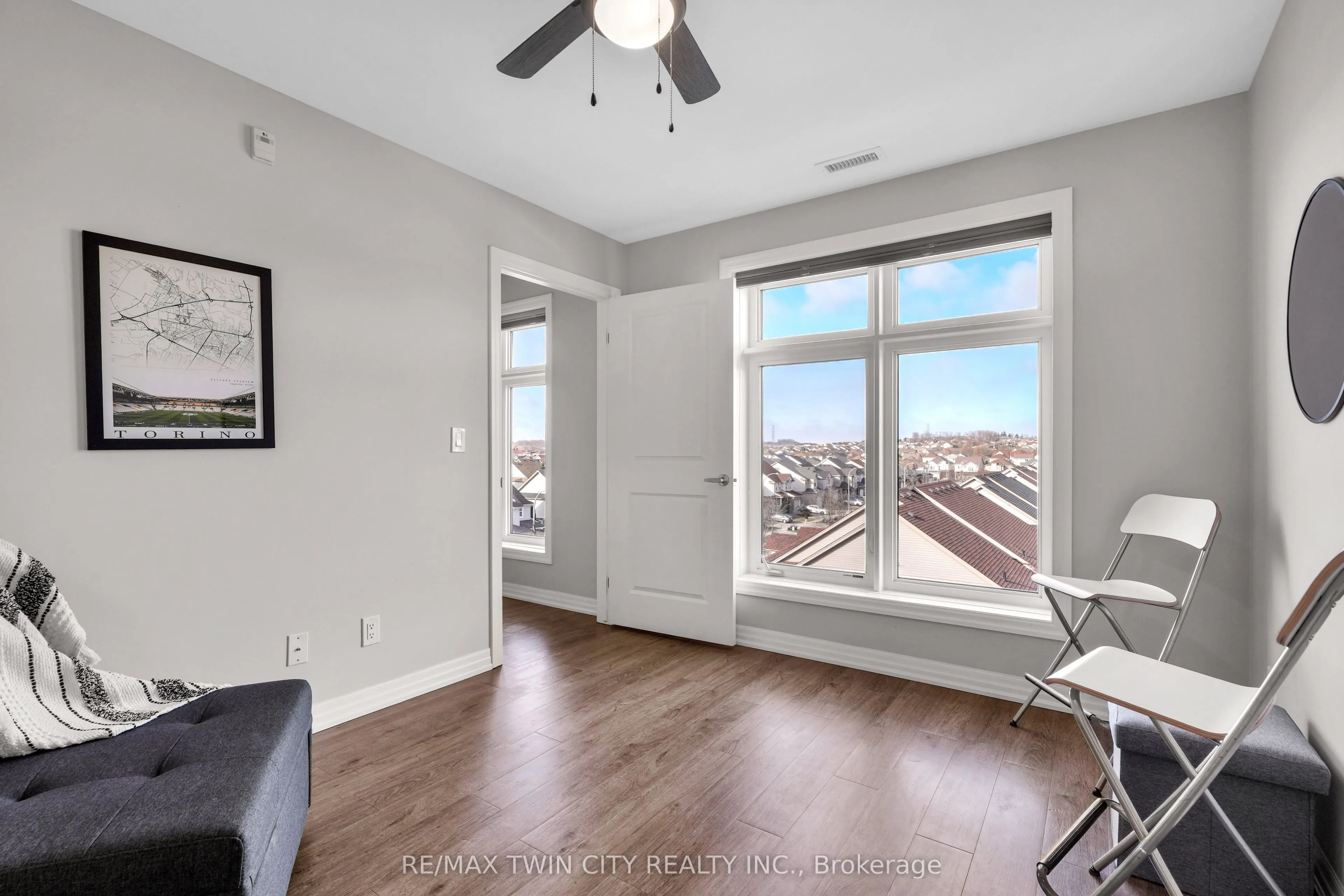 195 Commonwealth Street, #403