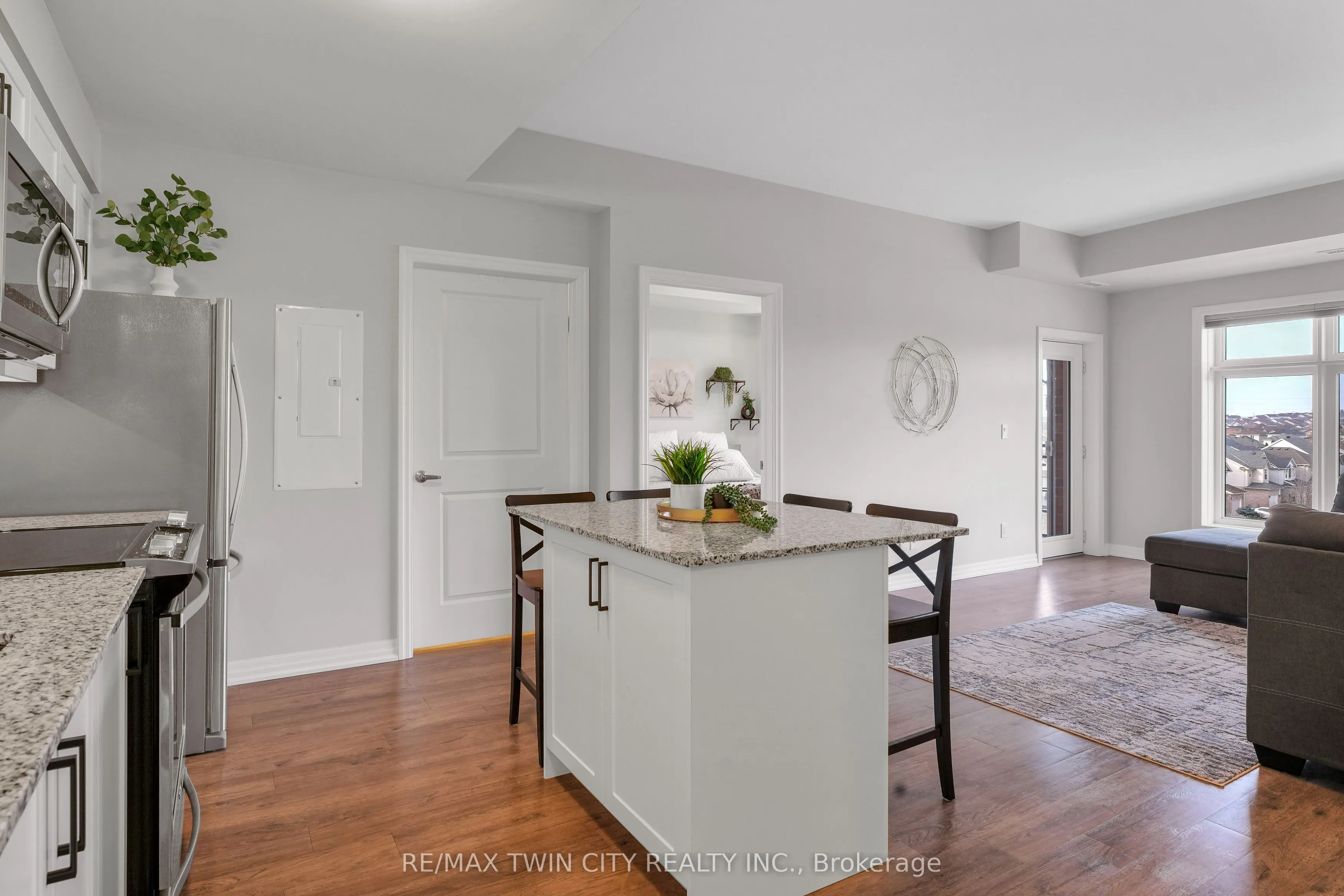 195 Commonwealth Street, #403