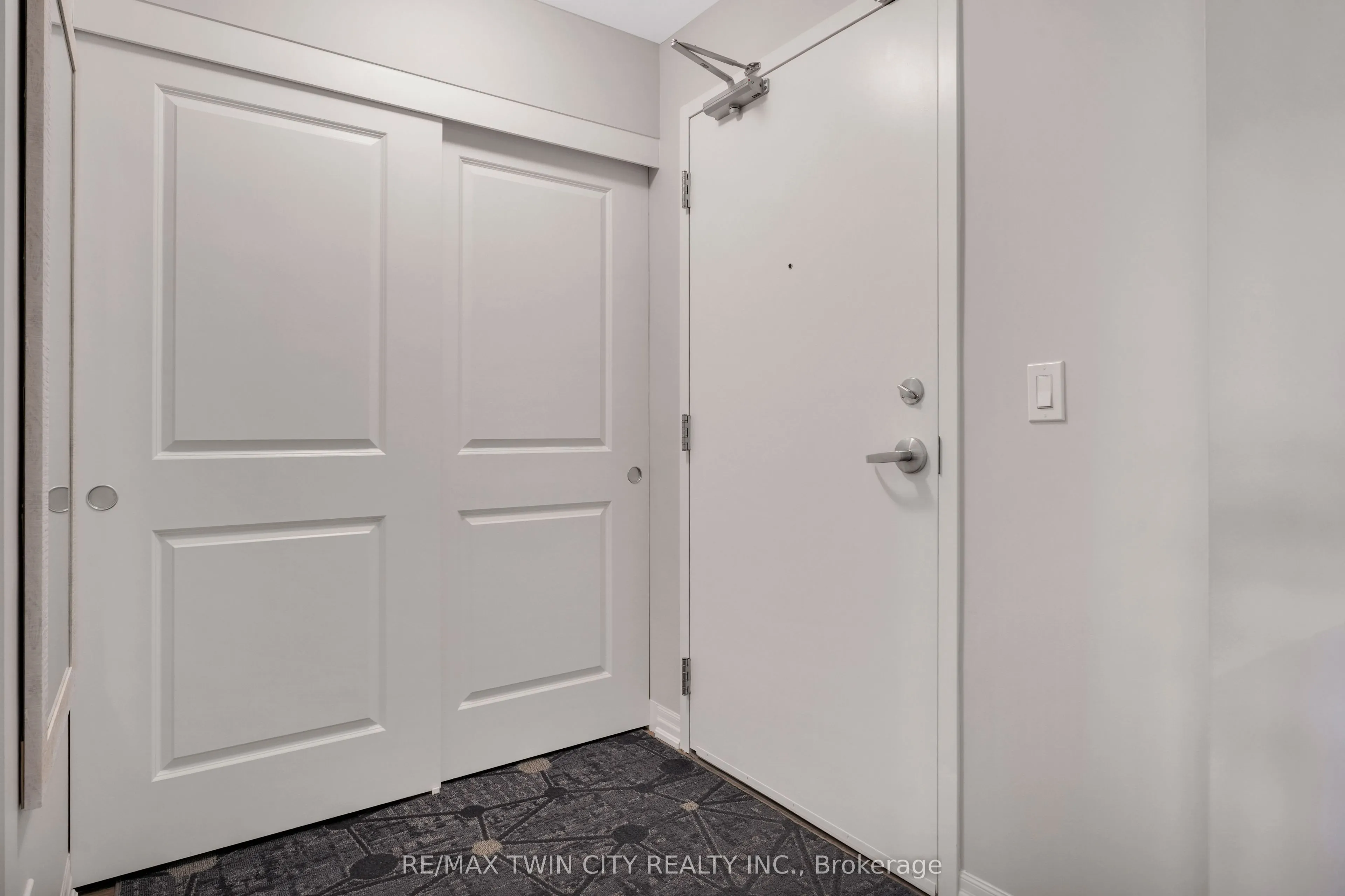 195 Commonwealth Street, #403